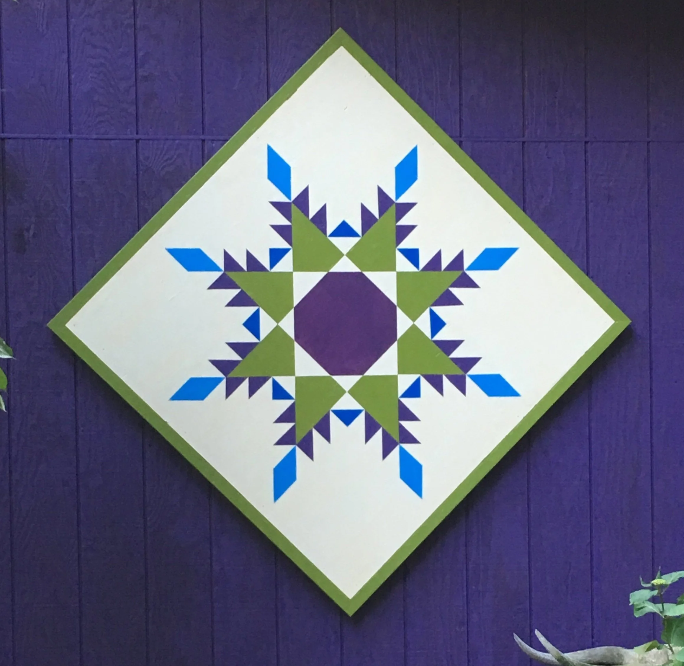 What is a Handpainted Wood Barn Quilt?