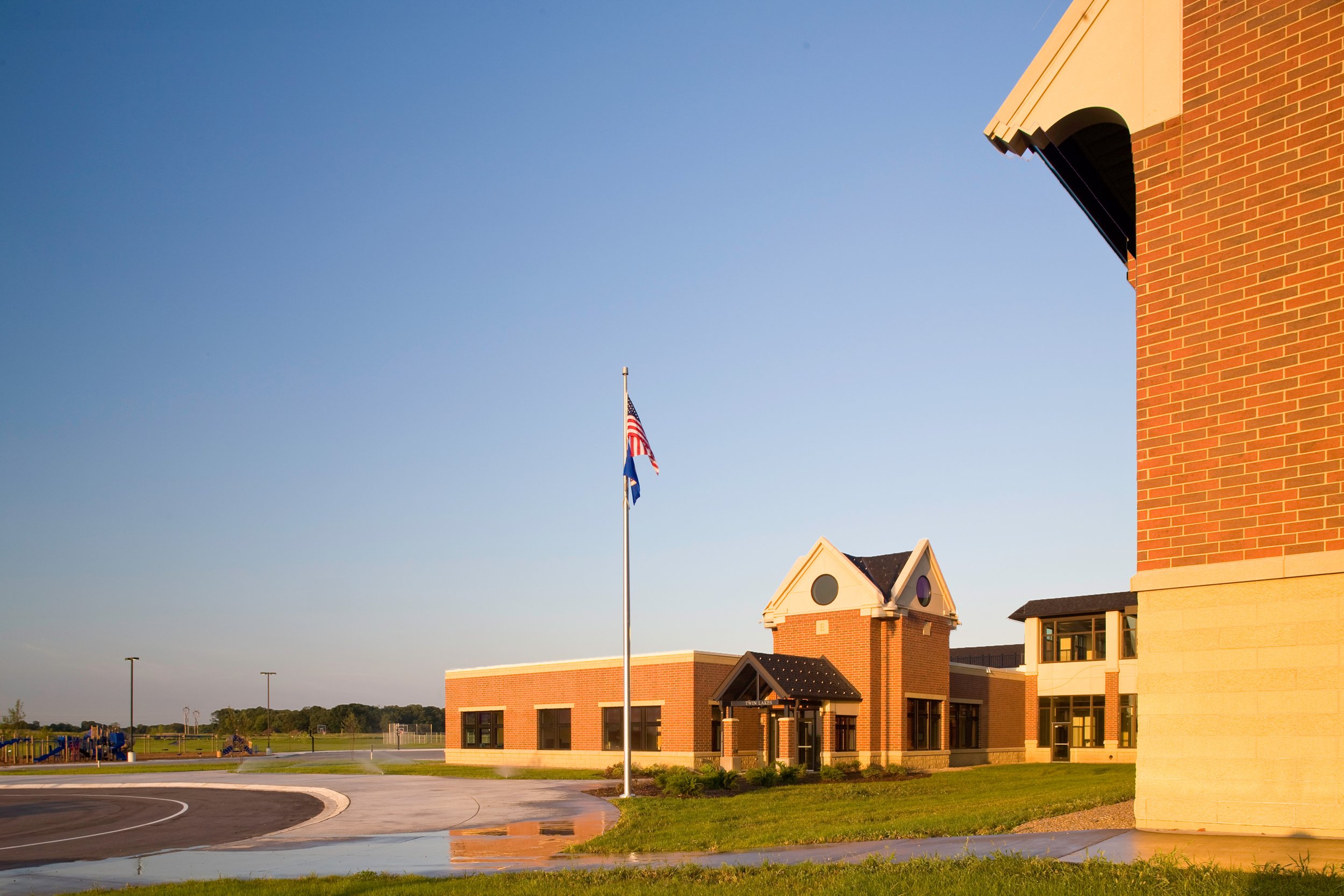 TWIN LAKES ELEMENTARY