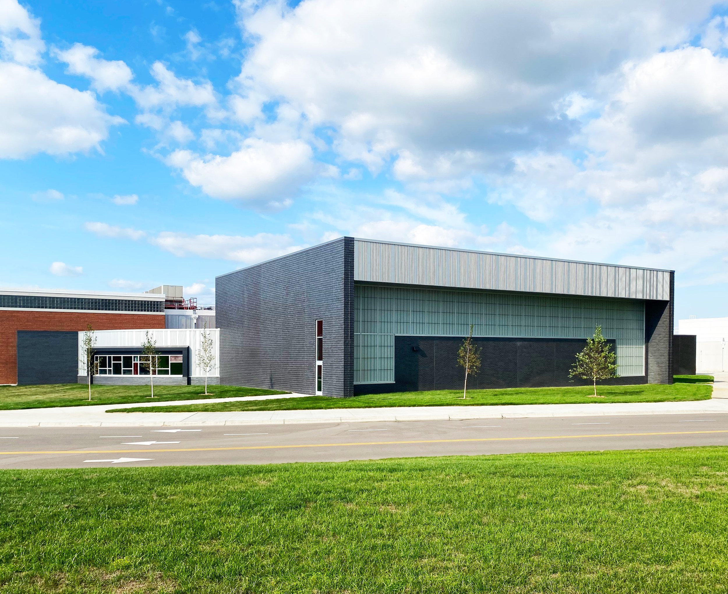 EDEN PRAIRIE CENTRAL MIDDLE SCHOOL ATHLETIC CENTER