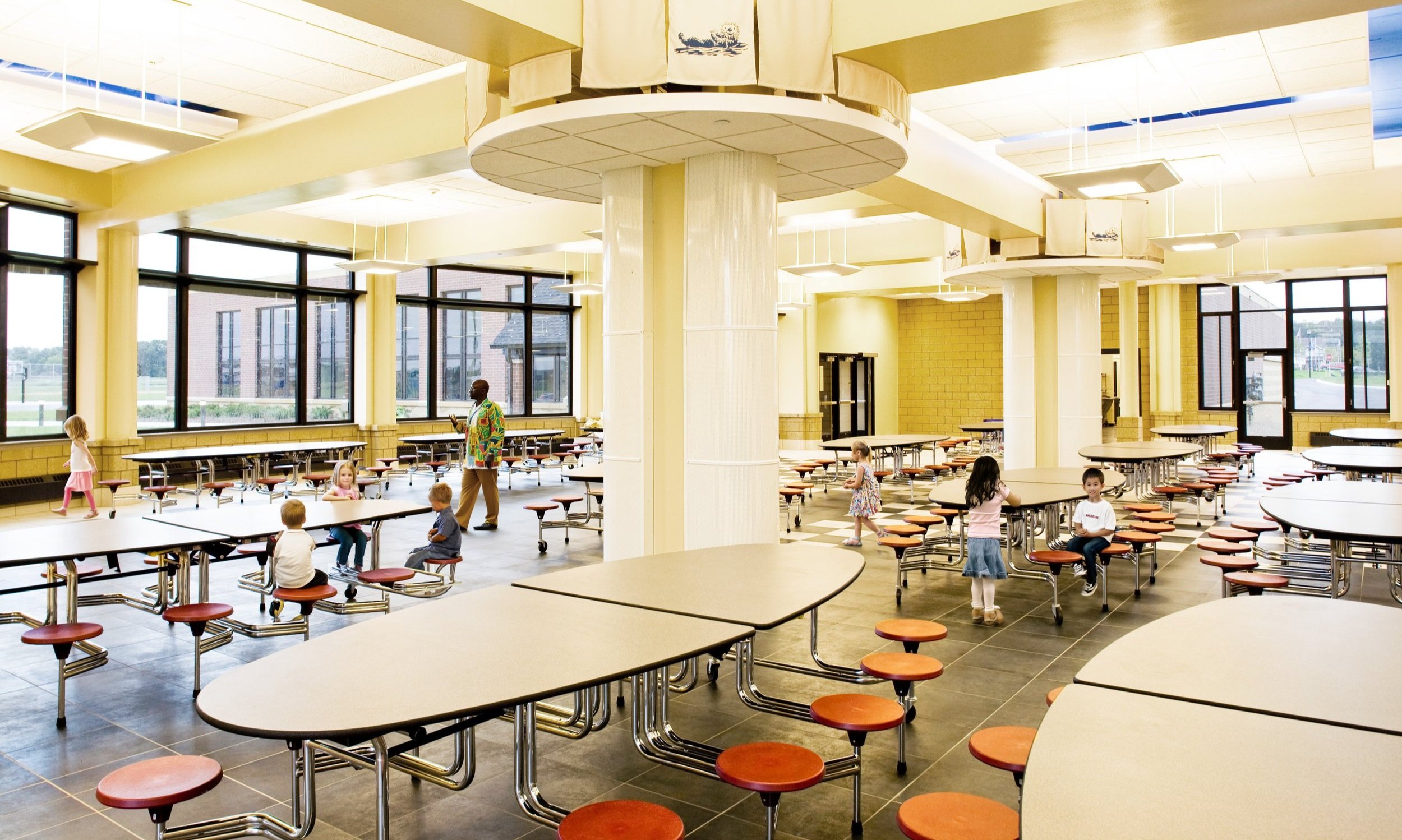 IMG_Cafeteria+with+kids.jpg