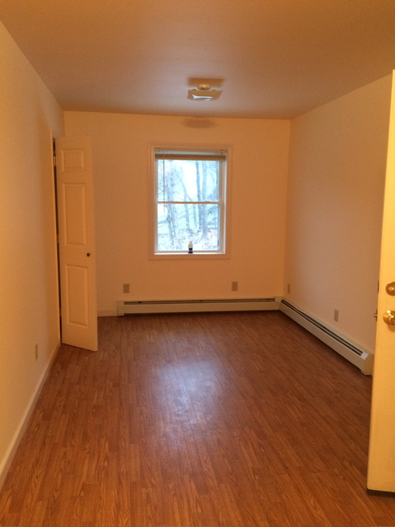 Richmond playroom renovation - floor, paint and fixture replacement
