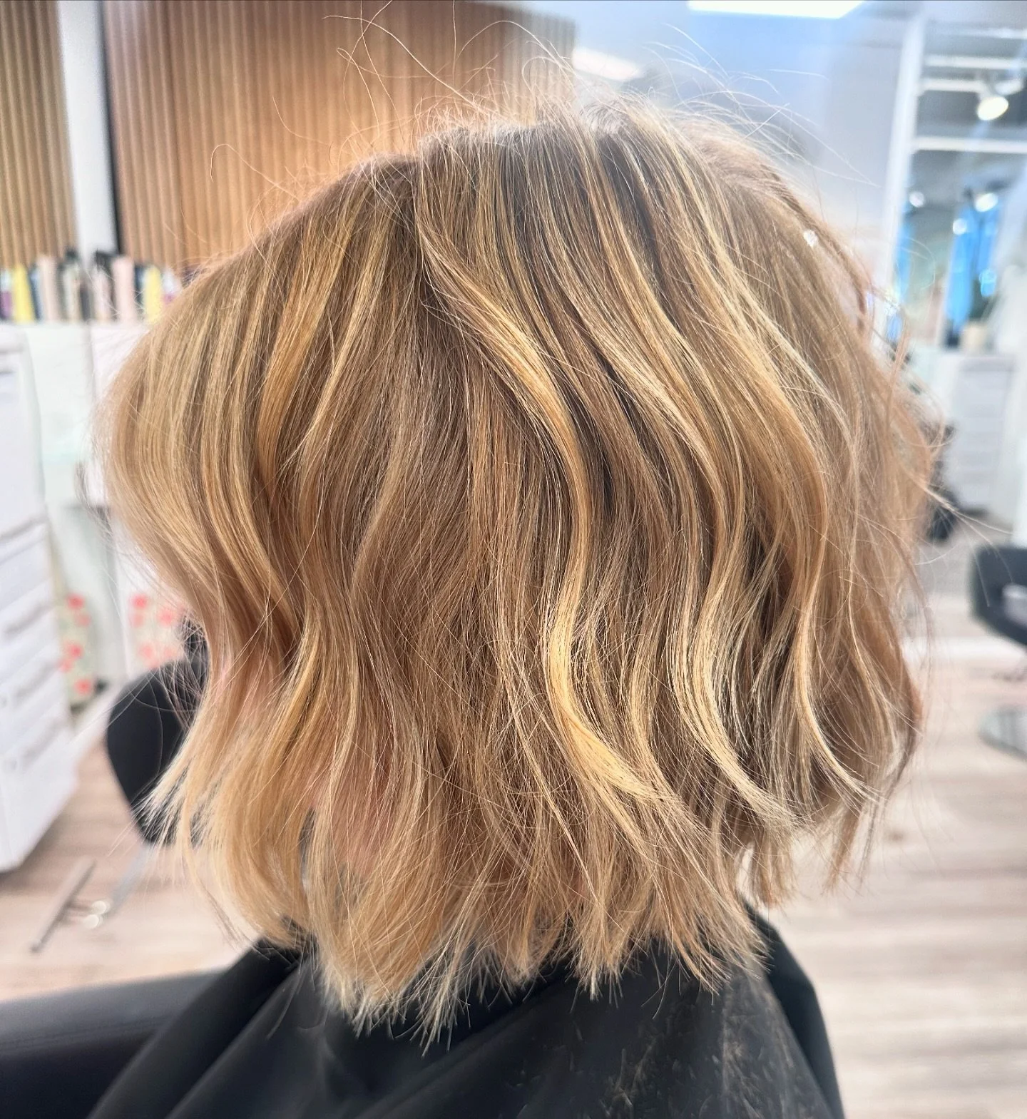 A little Bixie cut and no more grays! 

If you&rsquo;re ready to feel brand new click the link in the bio to schedule your transformation 

#ashevillehairstylist #longhair #balayage #handpainted #razorcut#frenchbob #razorbob #transforamtion #santamon