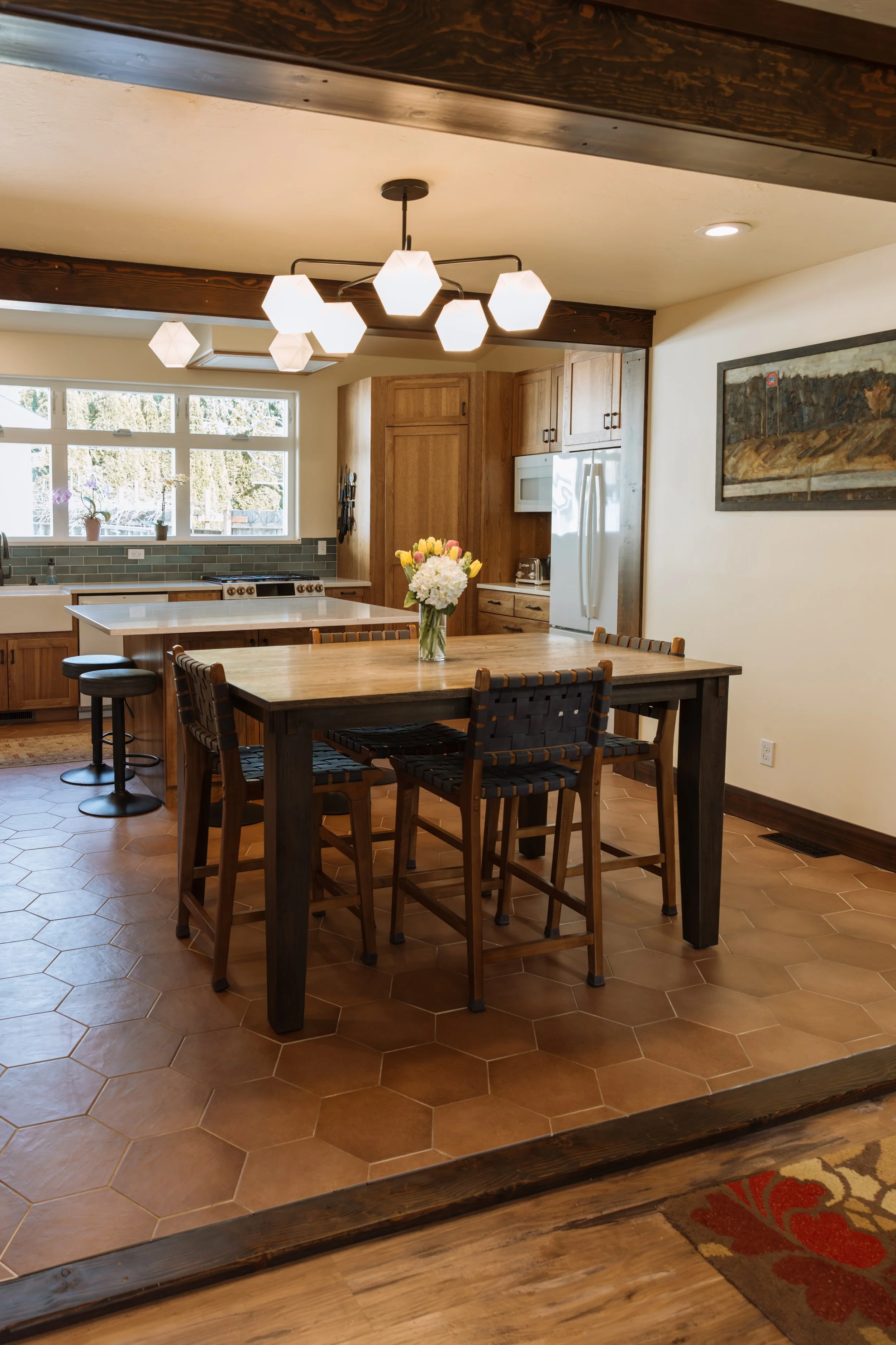 Bright Kitchen with lots of natural light
New kitchen 
New custom home
high end cabinets
custom tile
Contractor 
Builder
Carpenter
Remodel
Custom home
Framing
Siding installation
Cabinets
Door installation
Trim installation
Deck builders
Sauna builde