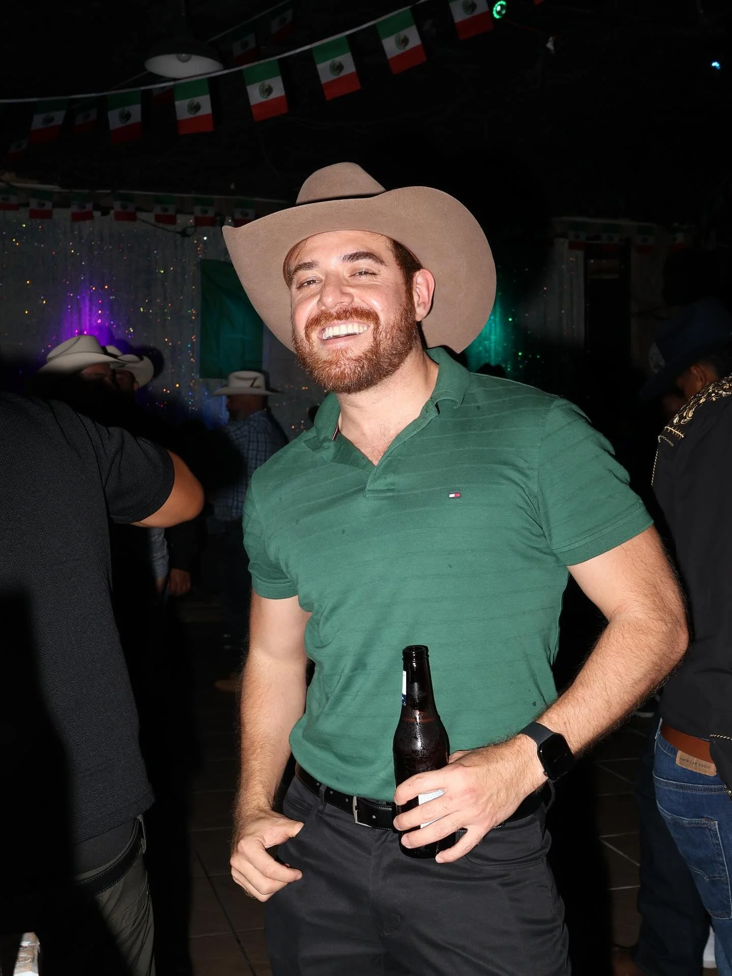 Find your cowboy here. Noche vaquero at Robles every Saturday night. 📸: @angels_vision_htx