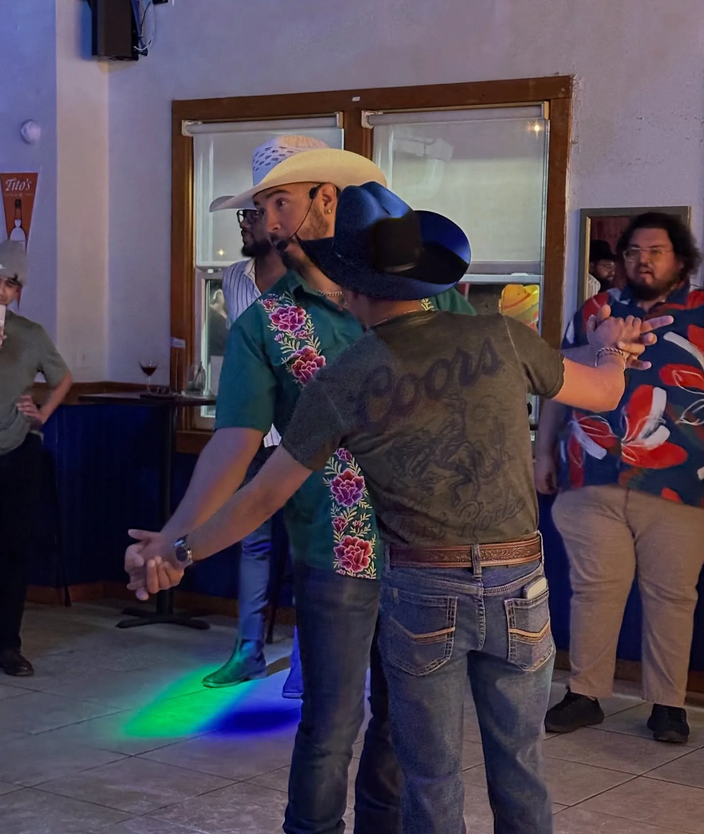 FREE BACHATA DANCE CLASSES tonight at 9pm. W/ @therealdancingdj 
Swipe to see what other classes we have planned.