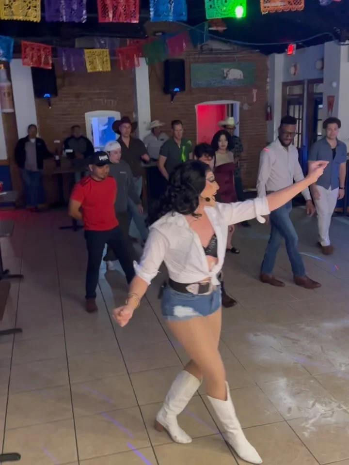FREE CUMBIA CLASS AT 9pm tonight w/ @lavidadecatalina_ join us and we will be taking suggestions on what other classes we should do for the rest of the month. Huapango? Norte&ntilde;o? Quebradita?