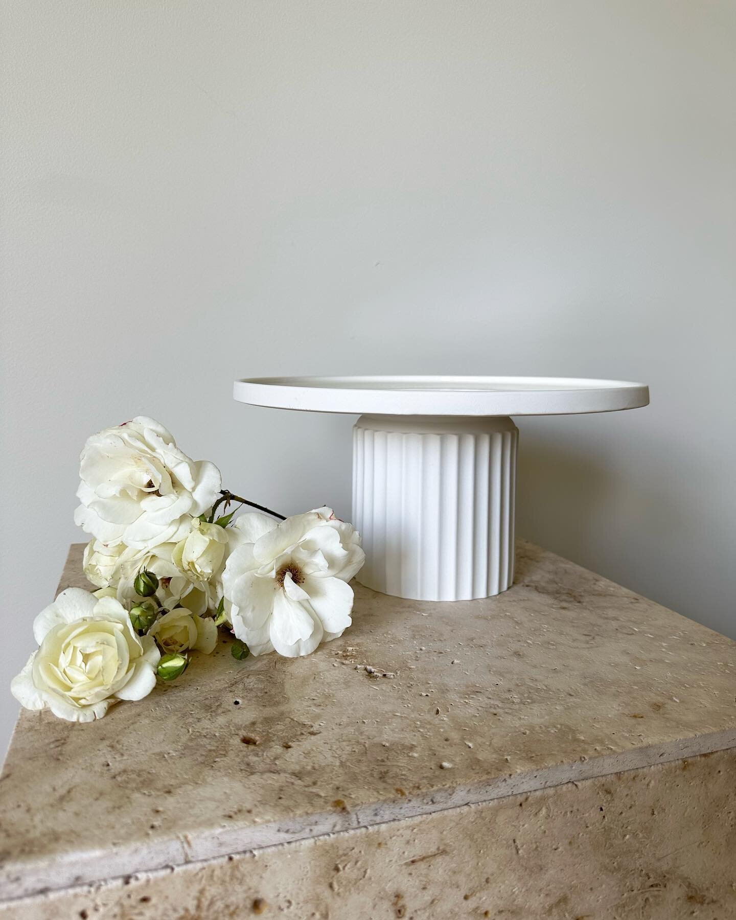 We love a neutral palette. Featuring our white pleated cake stand and our travertine plinths ~ COMING SOON!
.
.
.
#weddinghiremelbourne #weddinghiremorningtonpeninsula #eventhiremelbourne