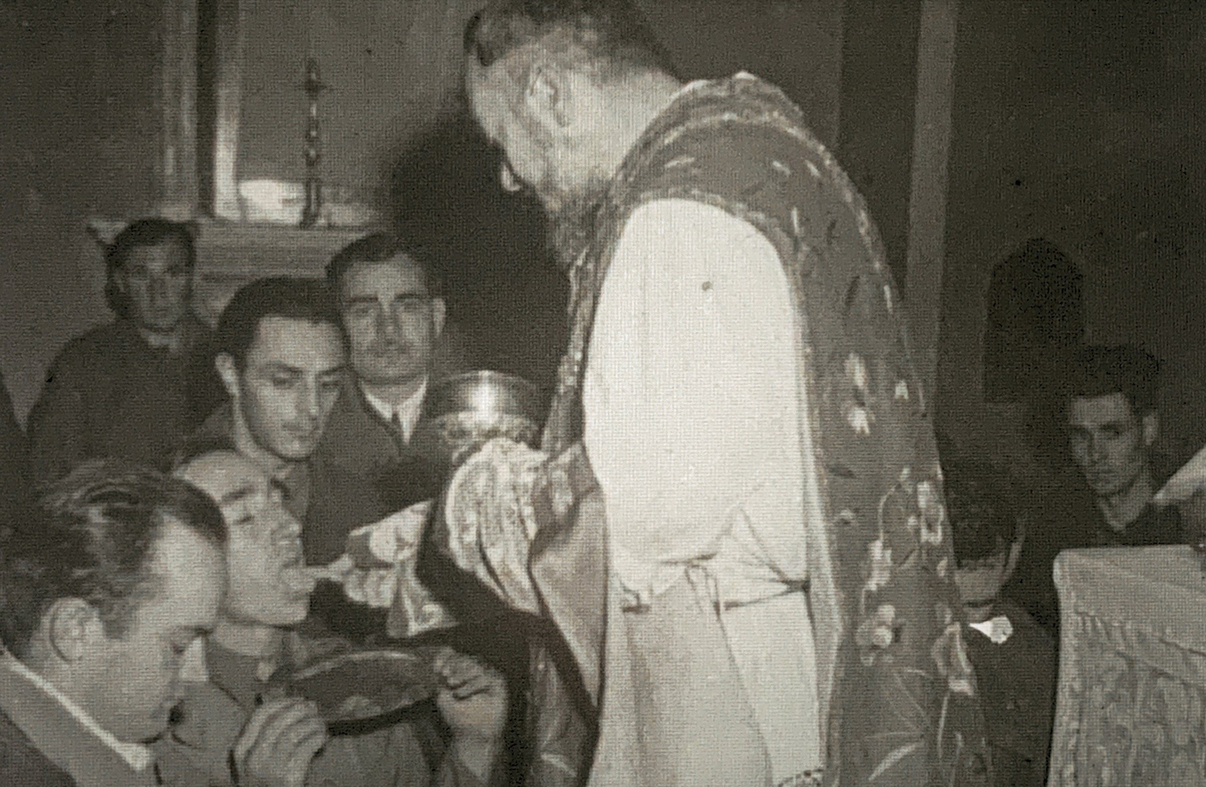 American troops receive Communion from Padre Pio (1944 or 1945).