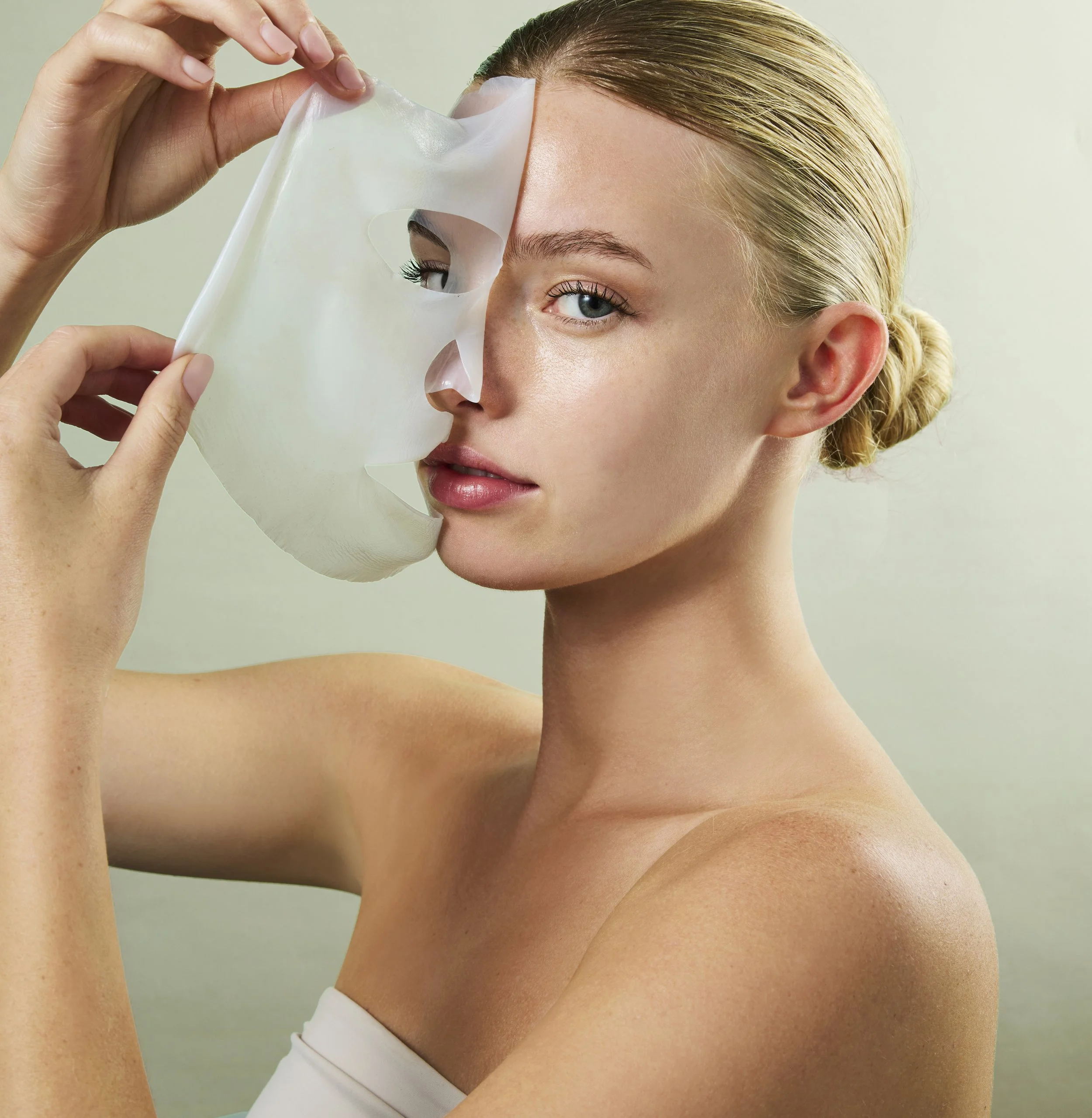 SIMKA_EMBARGO_2nd_Feb_SkinClarity_Bio-Cellulose_Mask_02.jpg