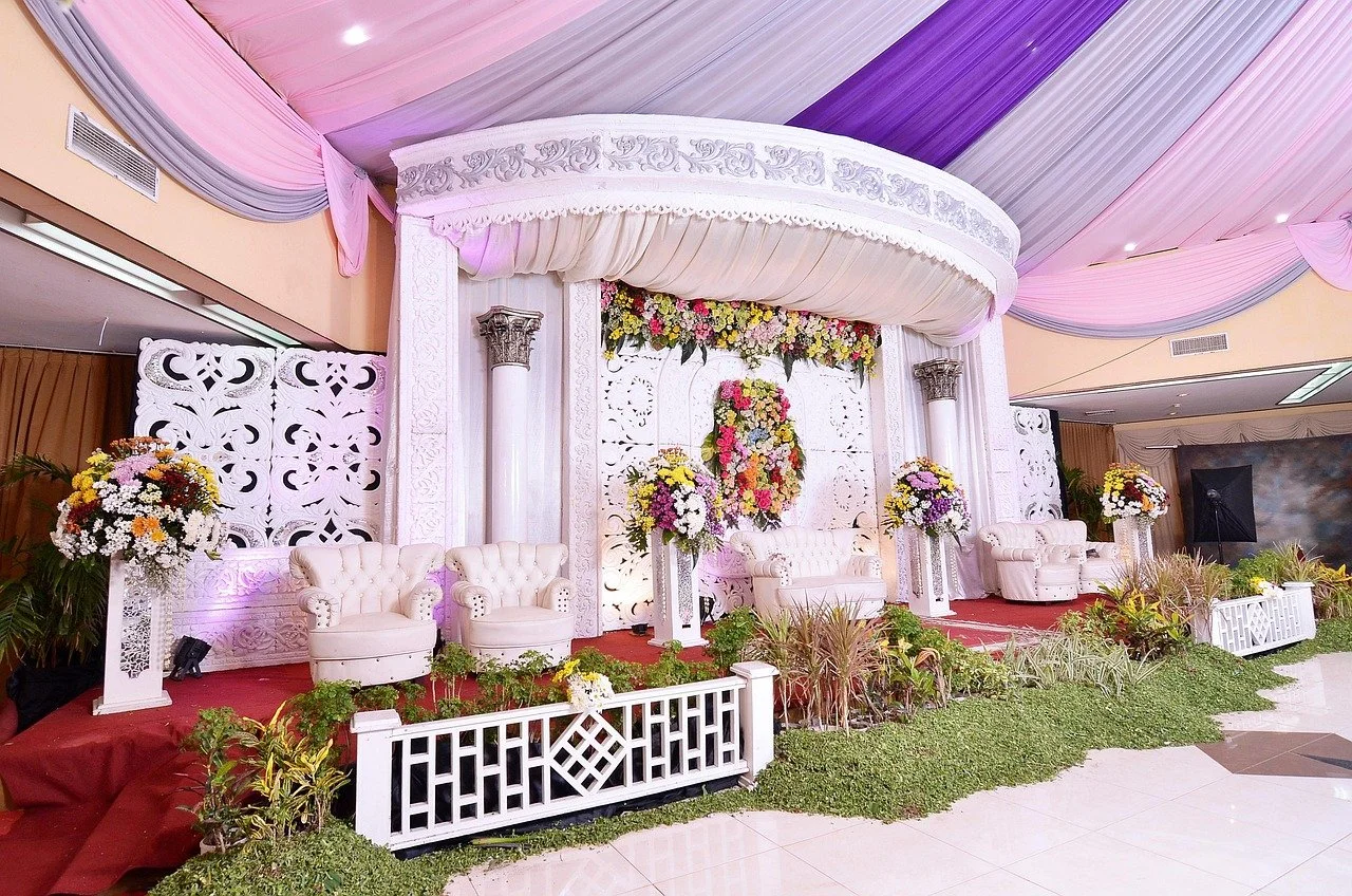 Wedding Stage Setup Guide for Placement and Lighting &amp; Style Tips