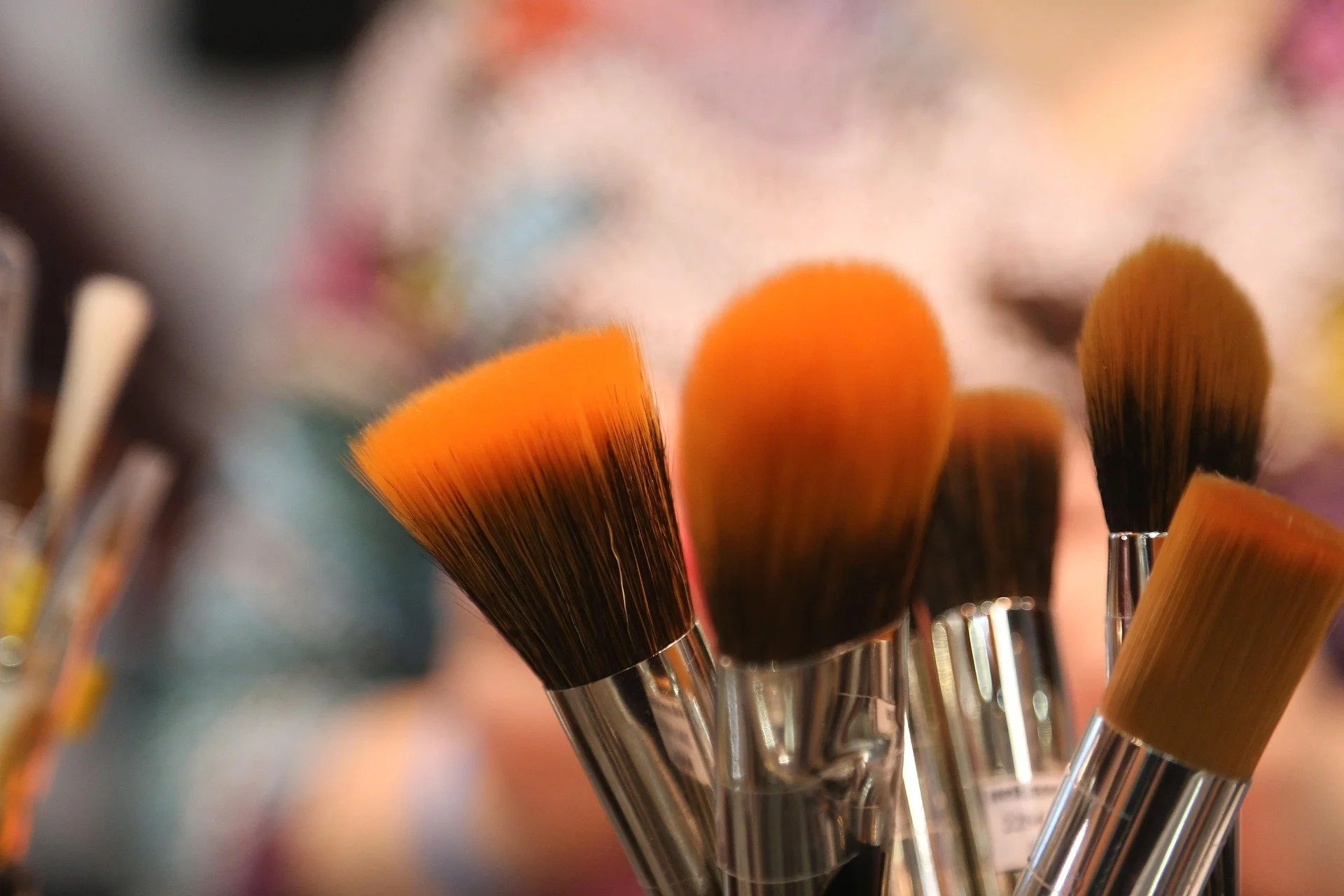 How to Reapply Sunscreen Over Makeup