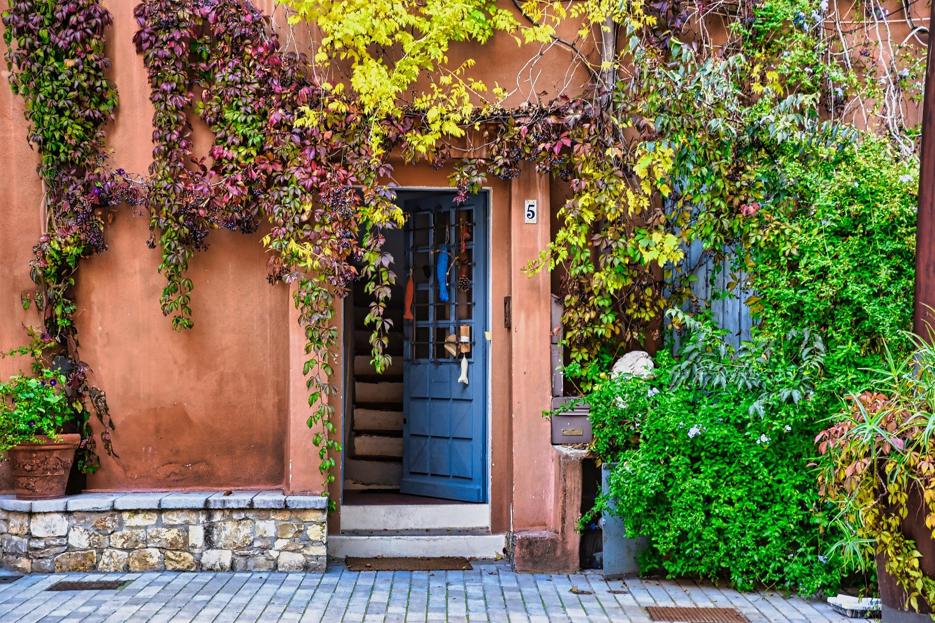 Set Up a Sun Care Station by Your Door