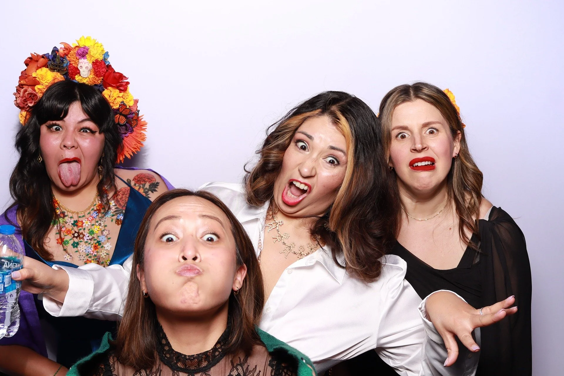 portland-open-air-photo-booth-guests-silly.jpg