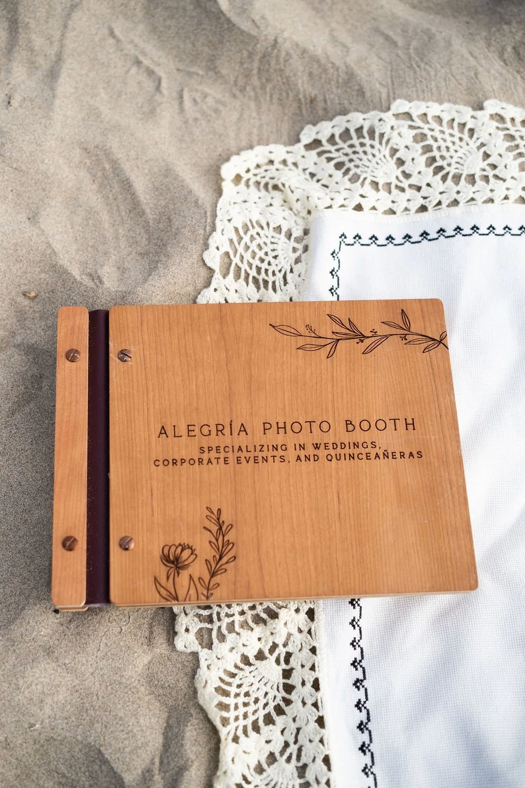 The Modern Wedding Guest Book Every Portland Bride Needs in 2026