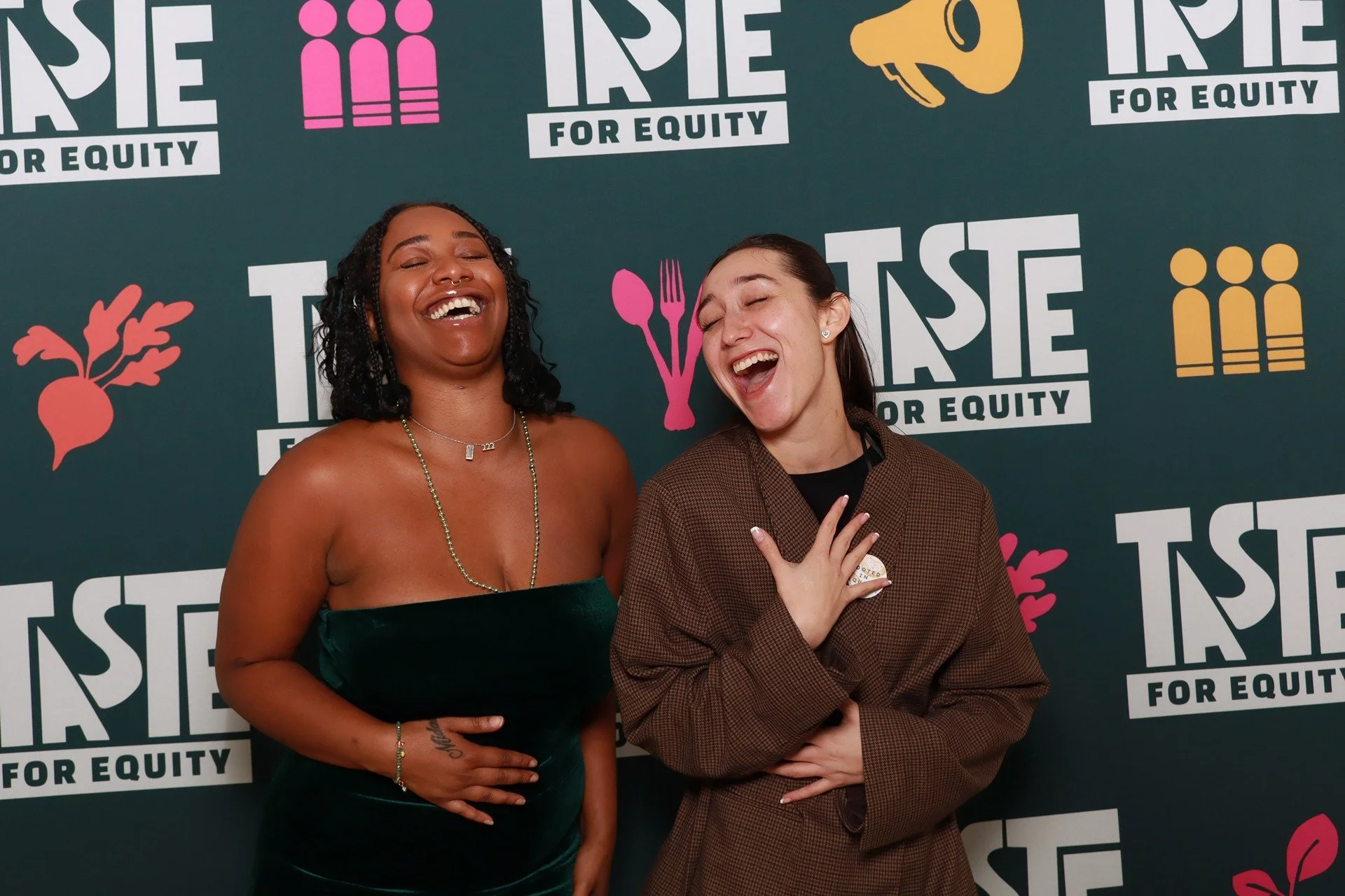friends-laughing-portland-gala-photo-booth..jpg