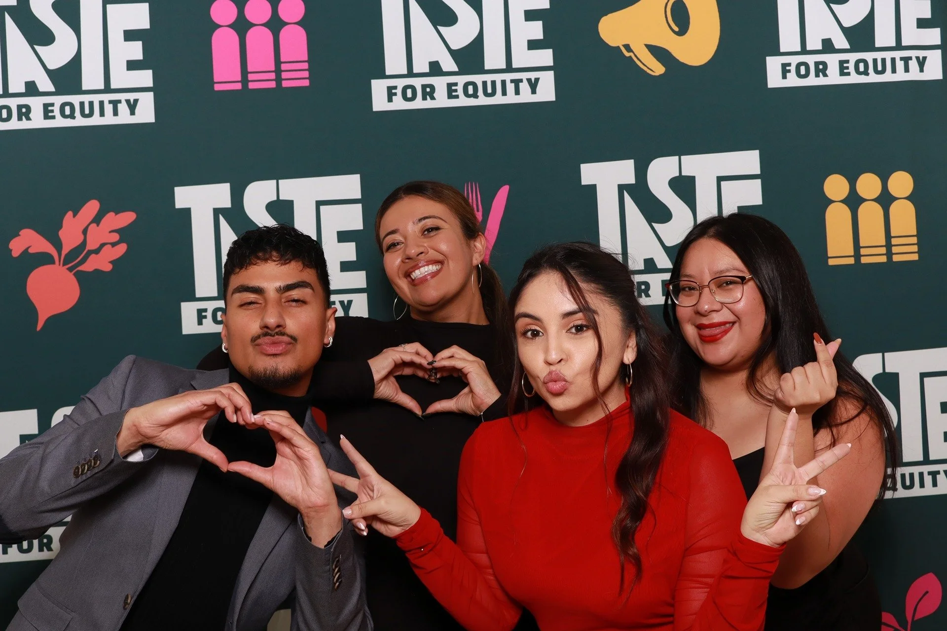 group-open-air-photo-booth-portland-art-museum-gala.jpg
