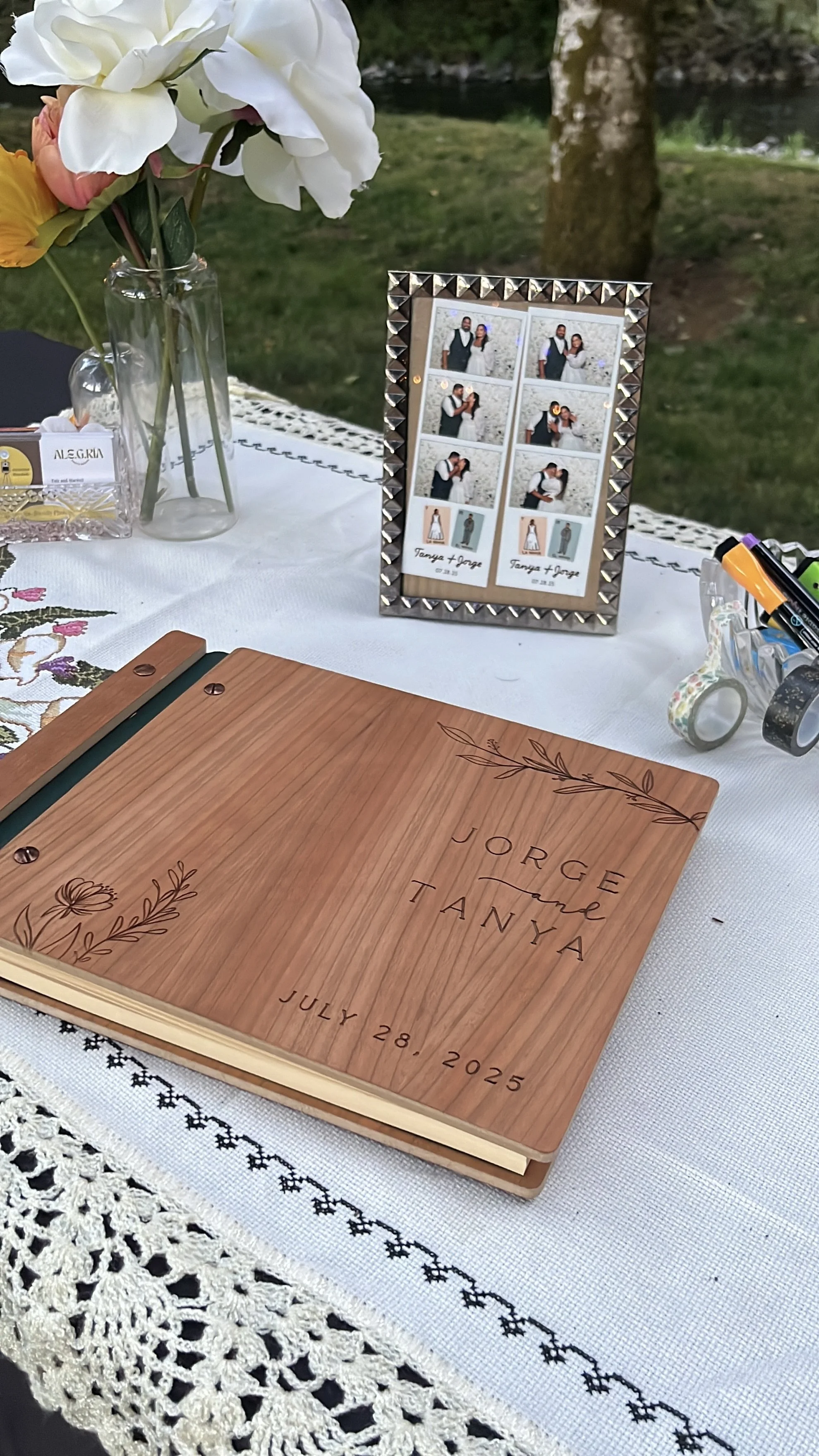 Photo Booth guestbook for a wedding in Oregon.