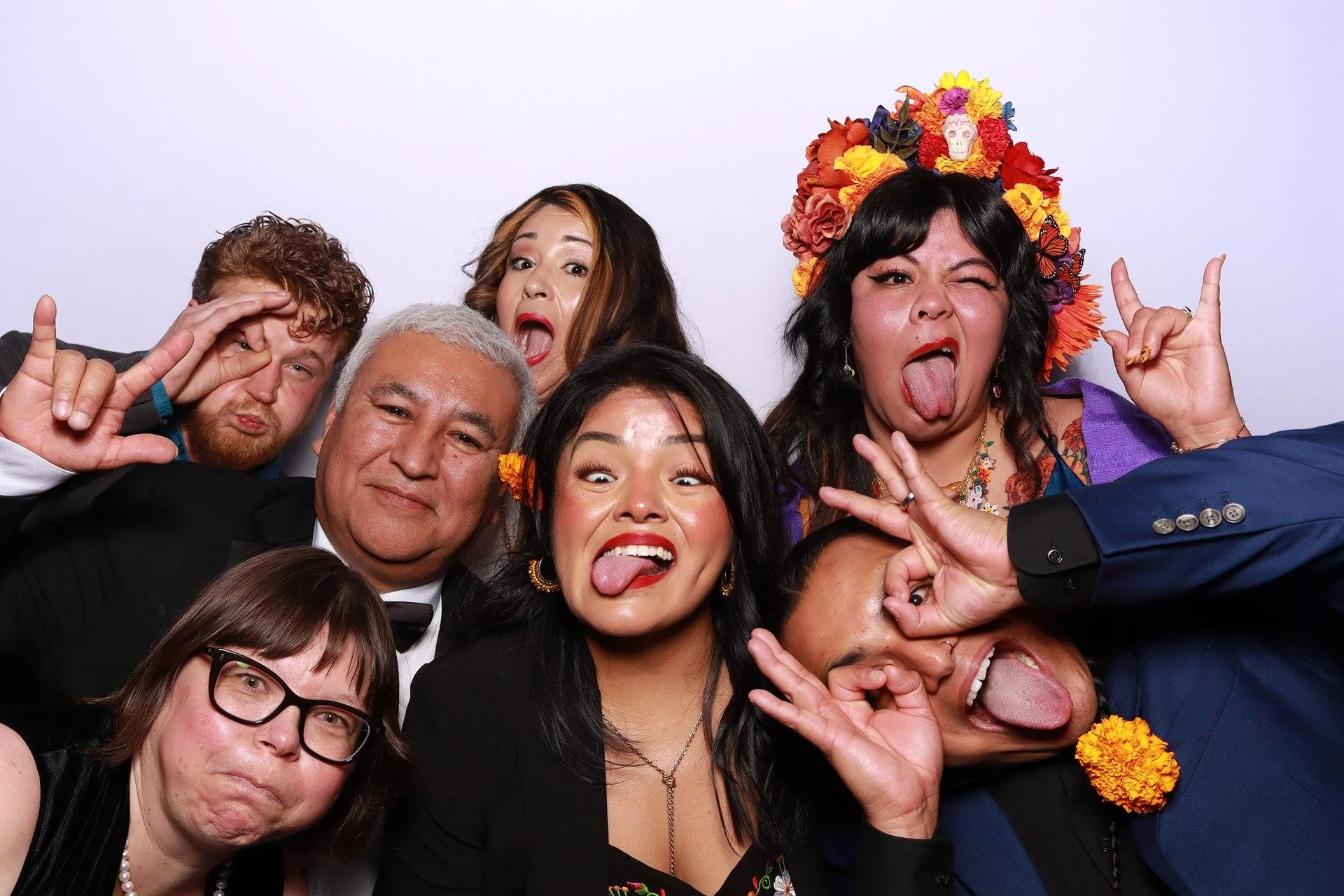 portland-photo-booth-coworker-group.jpg
