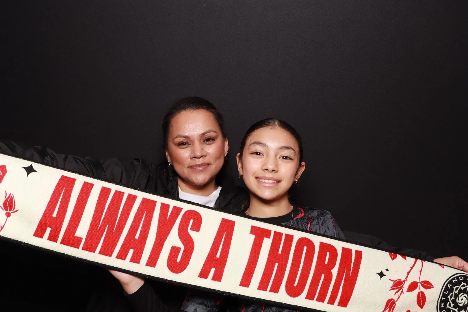 Portland-thorns-fans-holding-scarf-photobooth.jpg