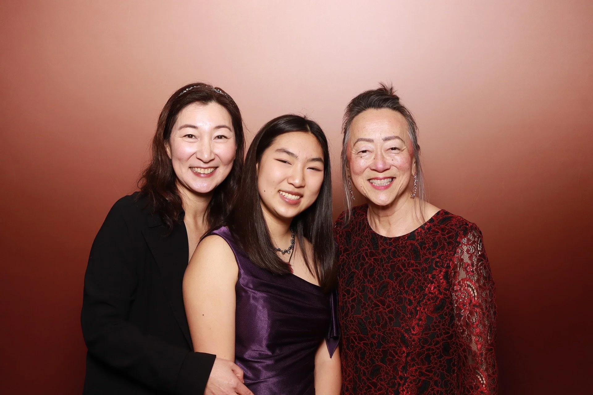 portland-gala-photo-booth-group-portrait-portland.jpg