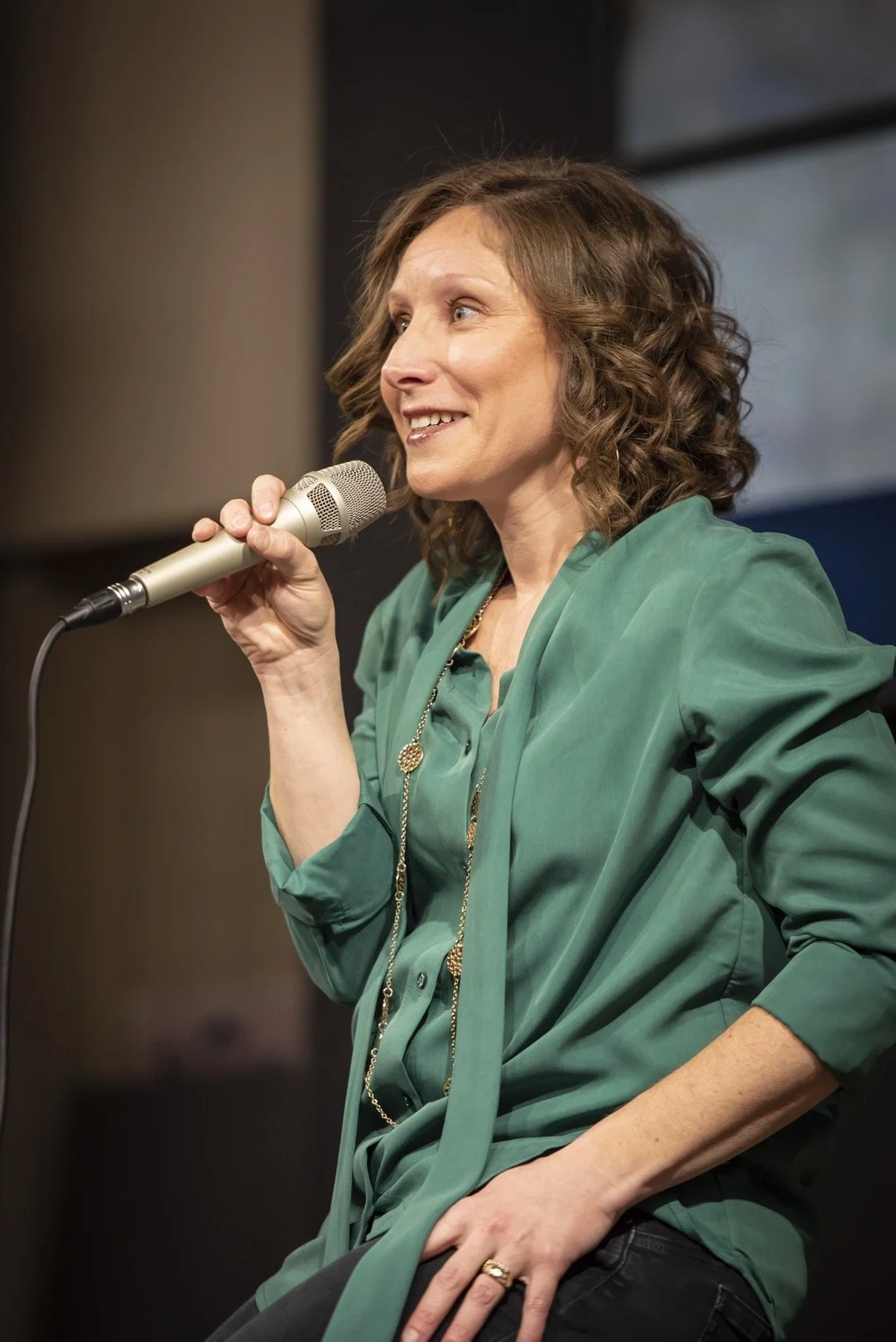ESTELLE VALENSUELA 