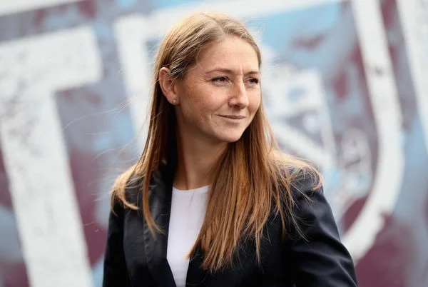 Sian Massey-Ellis football referee