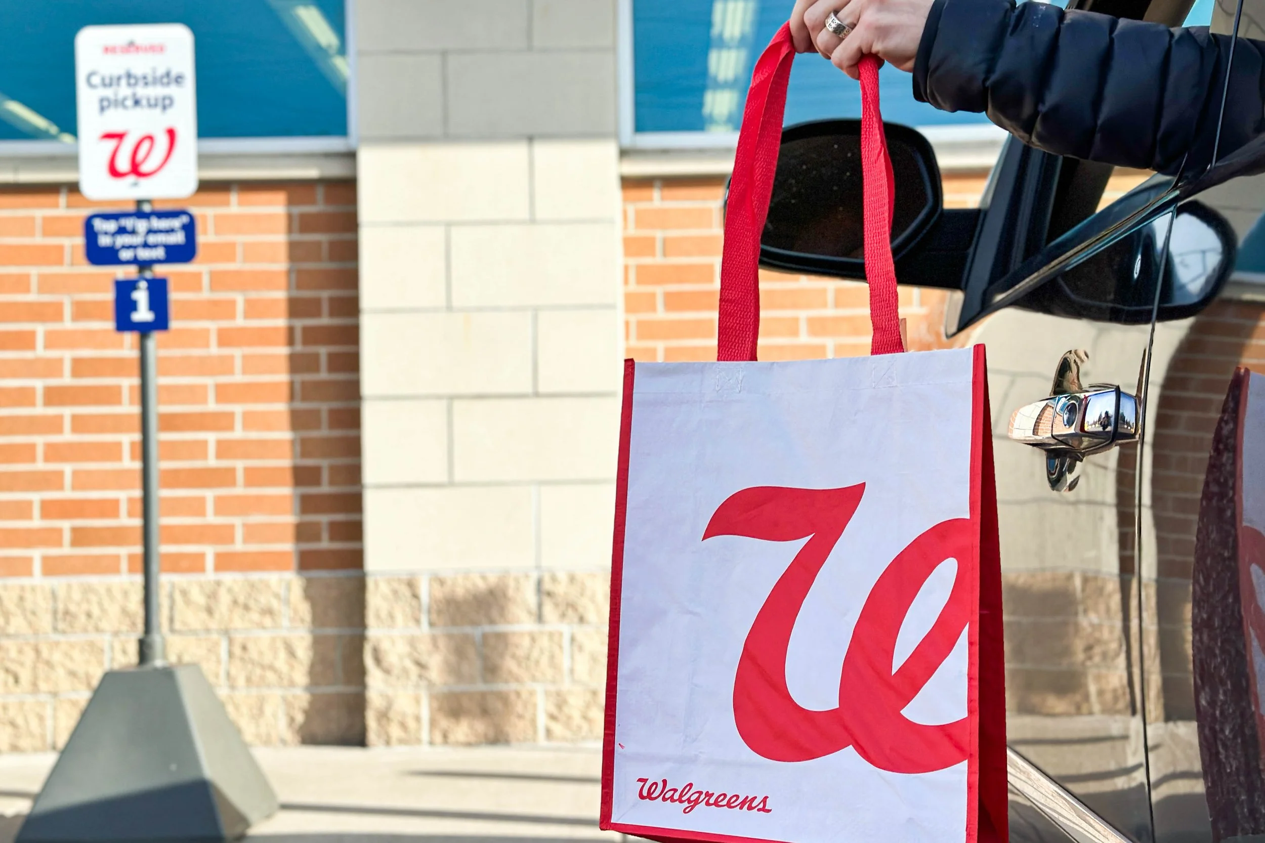 walgreens-curbside-pickup-1.jpg