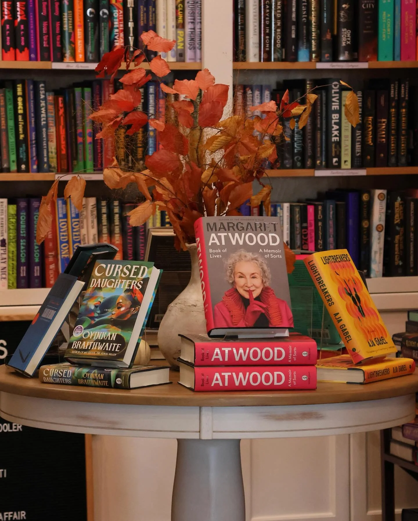 It&rsquo;s New Release Tuesday!!

#sunnysbookshop #books