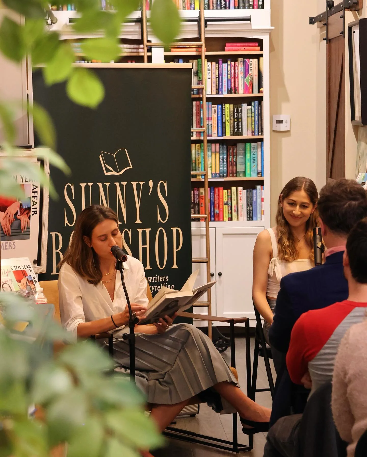 Last night, we celebrated the LA launch of Erin Somers&rsquo;s @theerinsomers latest novel &ldquo;The Ten Year Affair&rdquo; with the amazing Ruth Madievsky @ruthmadievsky !

Erin, it was so lovely having you in our space. You exude authenticity and 