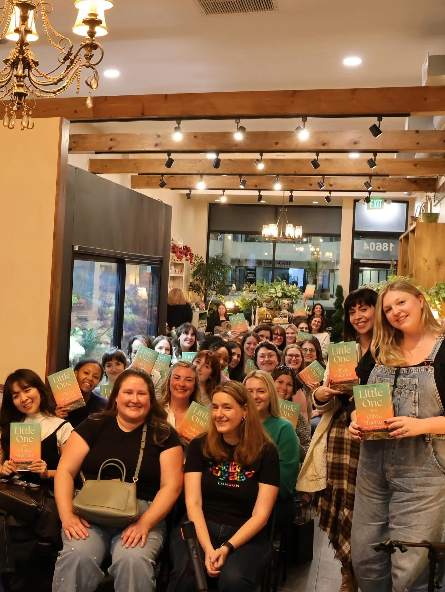 Last night, we celebrated the LA launch of Olivia Muenter&rsquo;s @oliviamuenter novel &ldquo;Little One&rdquo; with the amazing Chelsea Devantez @chelseadevantez !

Olivia, it was so lovely having you in our space. You are beyond authentic and we ar
