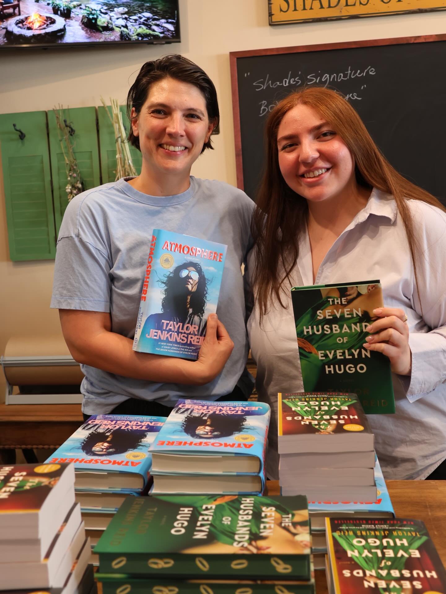 Look who signed copies for us to take @latimesfob !! Visit booth 135 to snatch a copy or two ;)

#sunnysbookshop #books