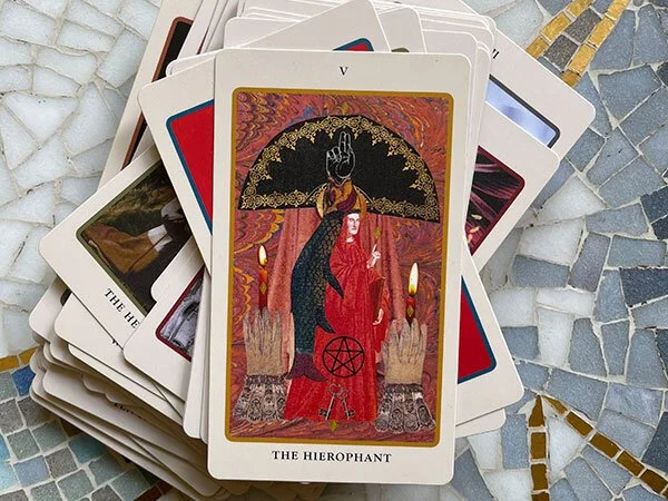 10 ways to connect with your new tarot deck — RASHUNDA TRAMBLE