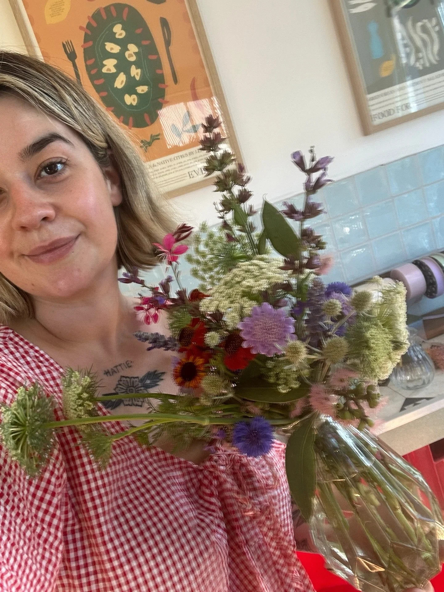 First little garden bunch of 2026 🌿🌸
Fingers crossed the garden weathers this heat 😅
Stay cool, drink plenty of water, and leave a little out for the wildlife if you can 🦎