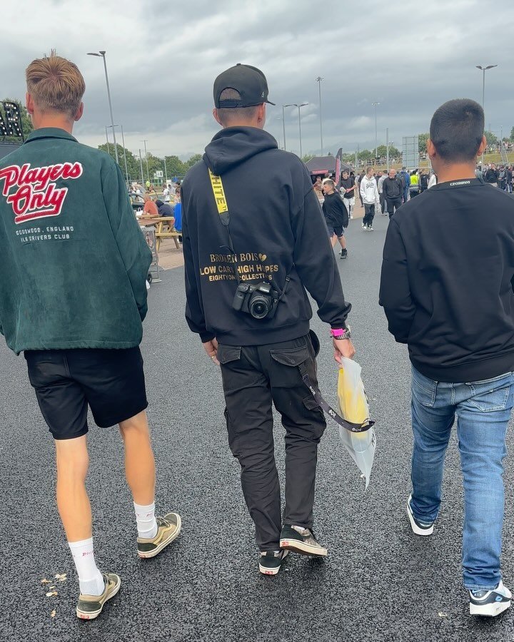 Successful day at gravity this Sunday, met the amazing @cavcavvycavanagh the man who gave us the inspiration for our videos, the polish 81 crew @nightride.pl and last but not least everyone&rsquo;s dad @matarmstrongsdad , even managed to let Henry se