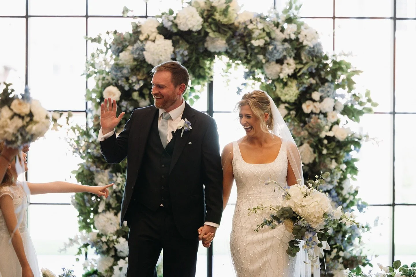 Lucy &amp; Ted&rsquo;s wedding day at the beautiful Post Barn 💍
Soft blue tones paired with natural whites and lush greens created the most timeless, elegant backdrop for their &ldquo;I do&rsquo;s.&rdquo; 🌿💙🤍

Such a stunning day for an equally s