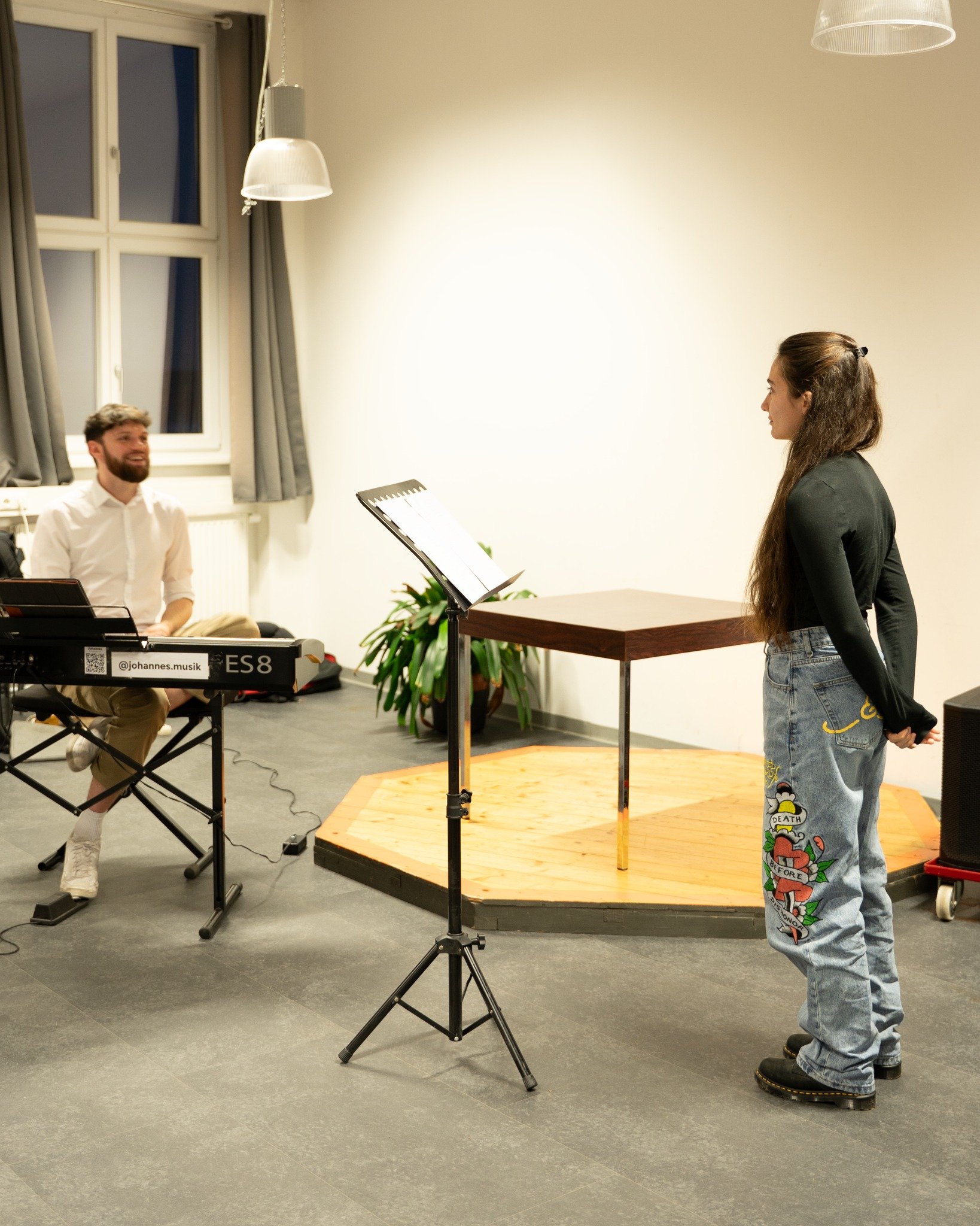 Danke f&uuml;r einen super spannenden und sch&ouml;nen Gesangsworkshop, der am letzten Freitag im Rahmen meines Crowdfundings im @okh_vb stattgefunden hat! Danke f&uuml;r eure Offenheit, mit euren jeweiligen Stimmen ganz neue H&ouml;hen, Tiefen und Q