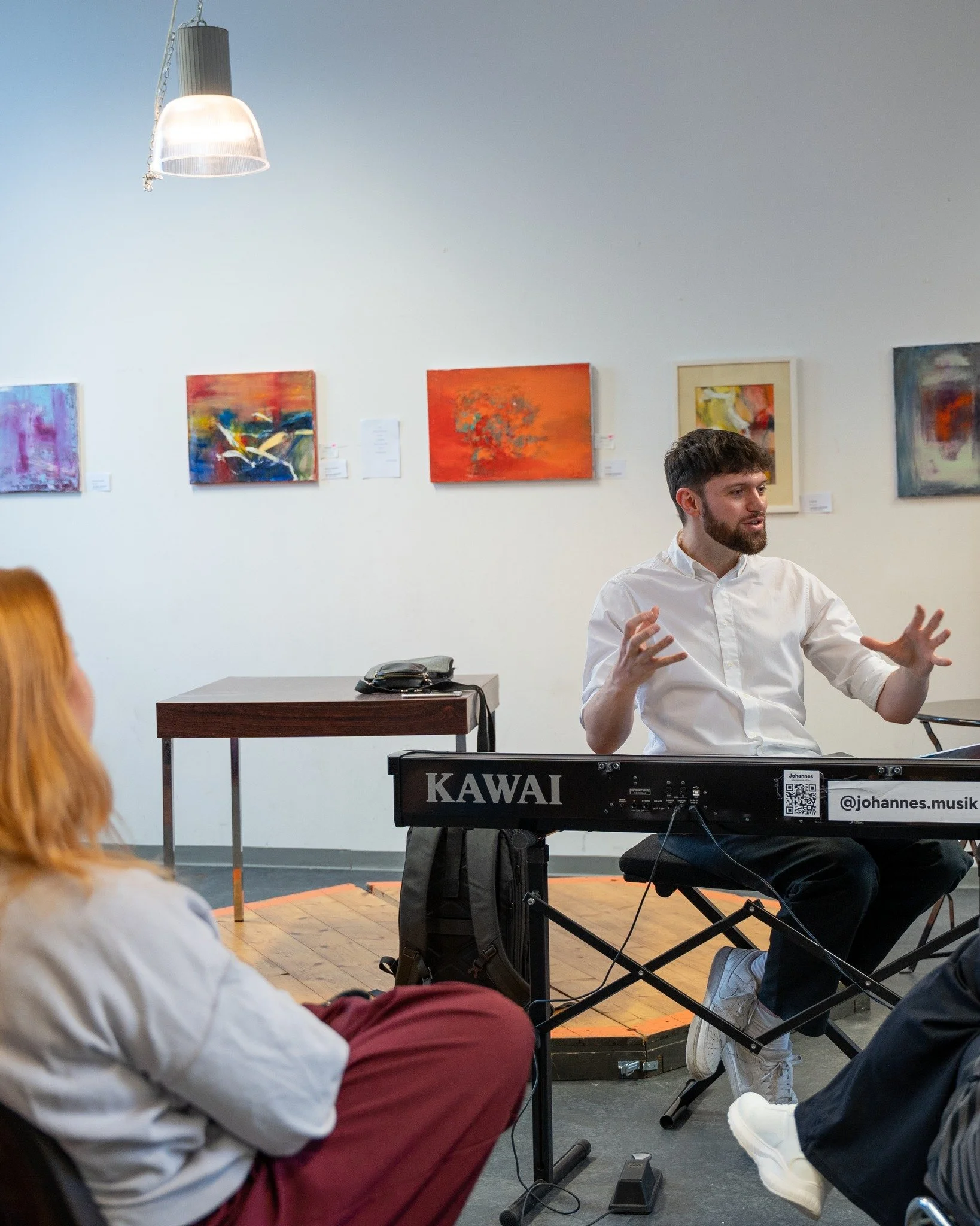 Ich habe am Freitag meinen allerersten Workshop f&uuml;r "Vokale Improvisation" im @okh_vb gegeben! Es war richtig spannend und es hat sich auch einfach so "healing" angef&uuml;hlt - wenn man mit der Stimme improvisiert, ist das e