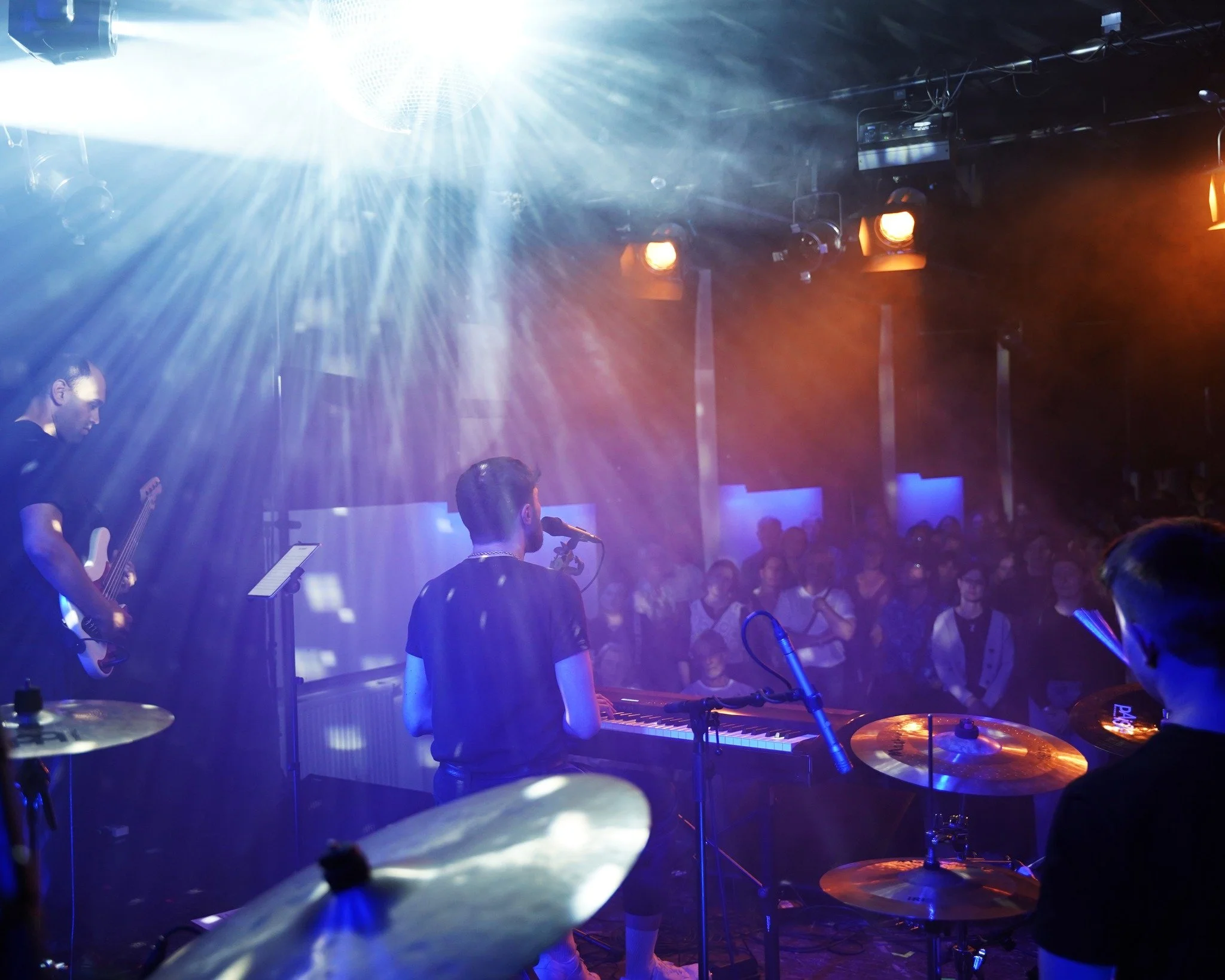 Teil 2 des Recaps zum vergangenen Freitag im @okh_vb - danke an alle, die da waren, an das OKH V&ouml;cklabruck und @buc.ann f&uuml;r die Einladung und an meine Band @sopz1234 und @simon_t_ramoser 🫶🏻
.
Danke wieder an @hannah.kellr f&uuml;r die tol