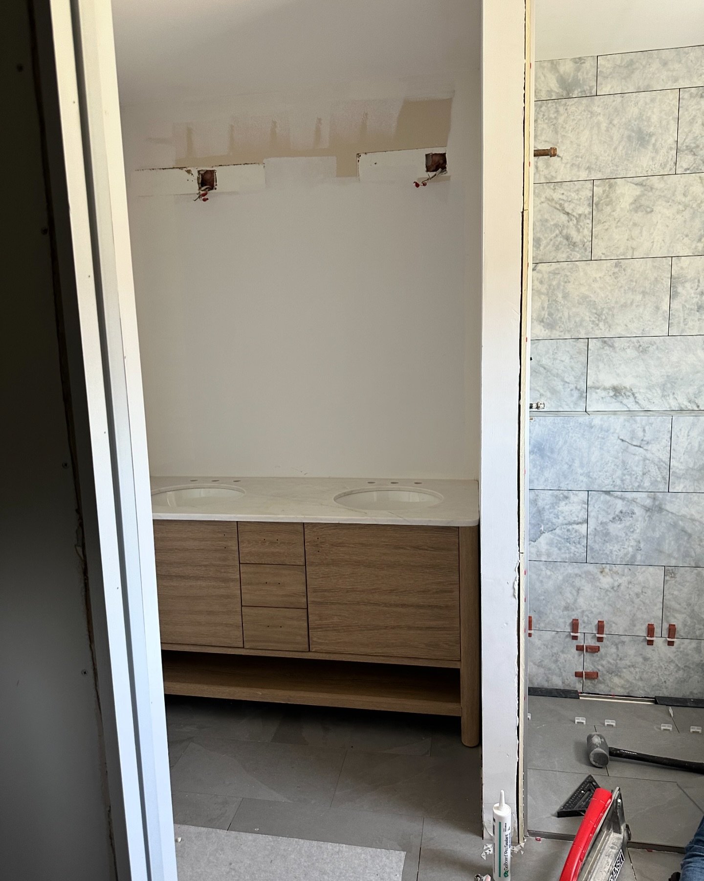 You guys loved getting a sneak peek at the kitchen for project no. 11 last week so I thought I&rsquo;d give a sneak peek at the bathroom going in at project no. 31! Just WAIT until you see the vanity backsplash 👌🏼👌🏼 and the before and after is 🥵