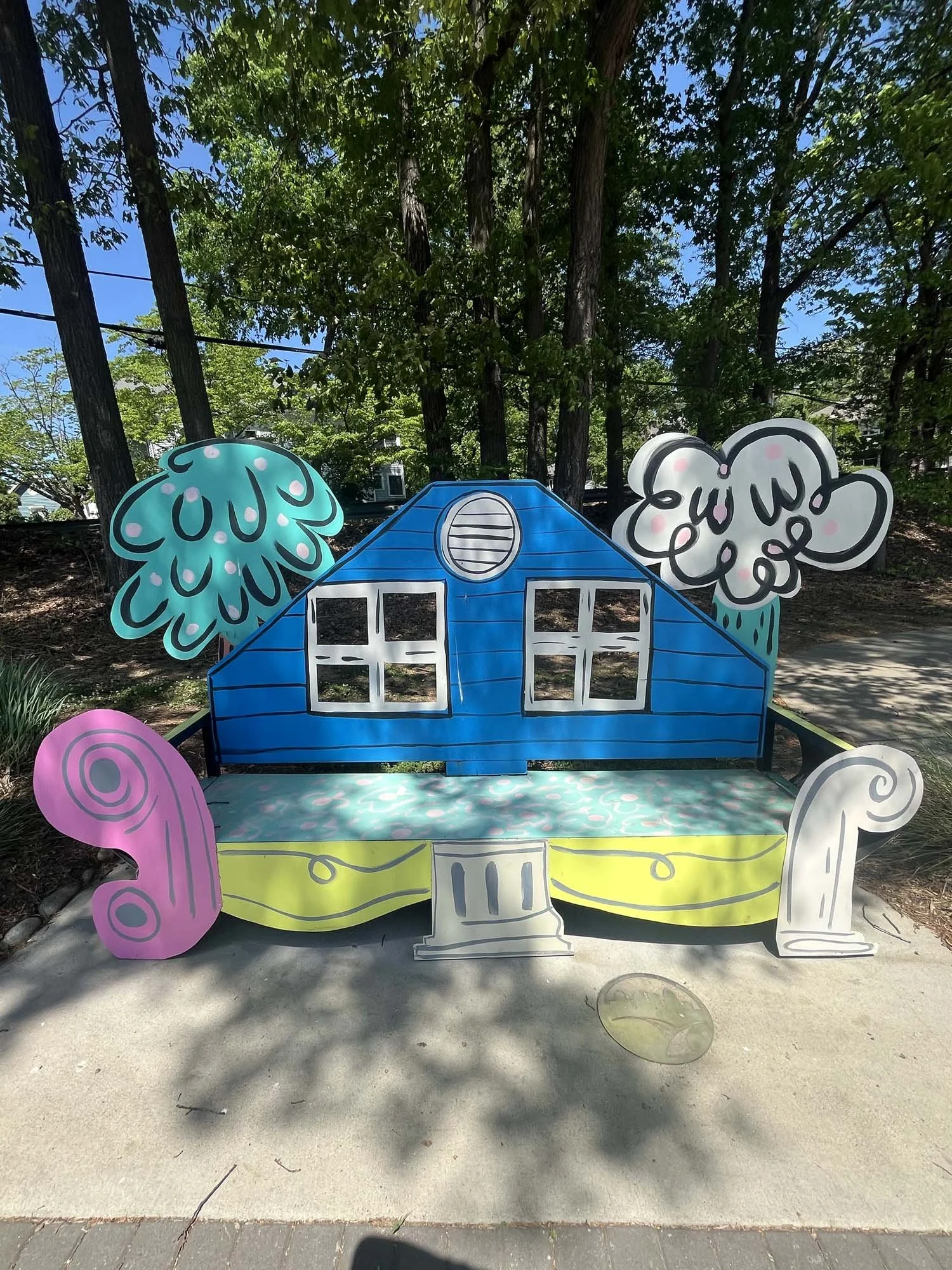 Public Art &amp; Bench: "Daydreams at Play"