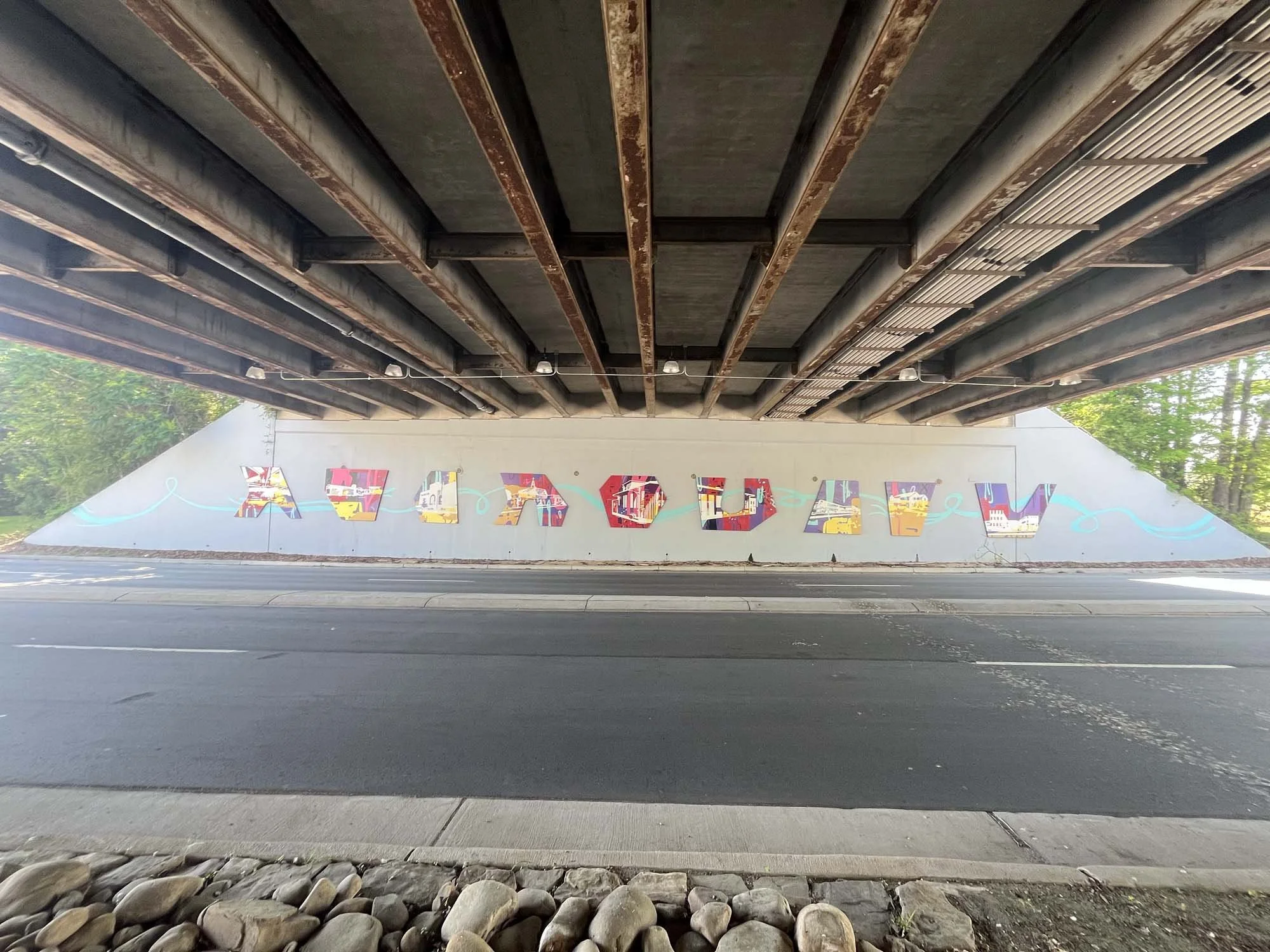 Public Art &amp; Bridge: "Modern Love"