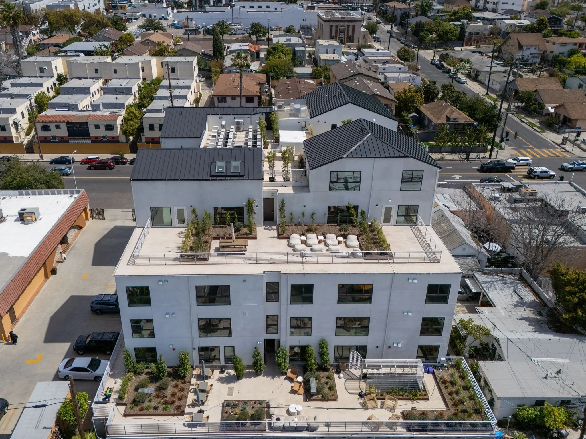 611 N Virgil Ave-61.jpg