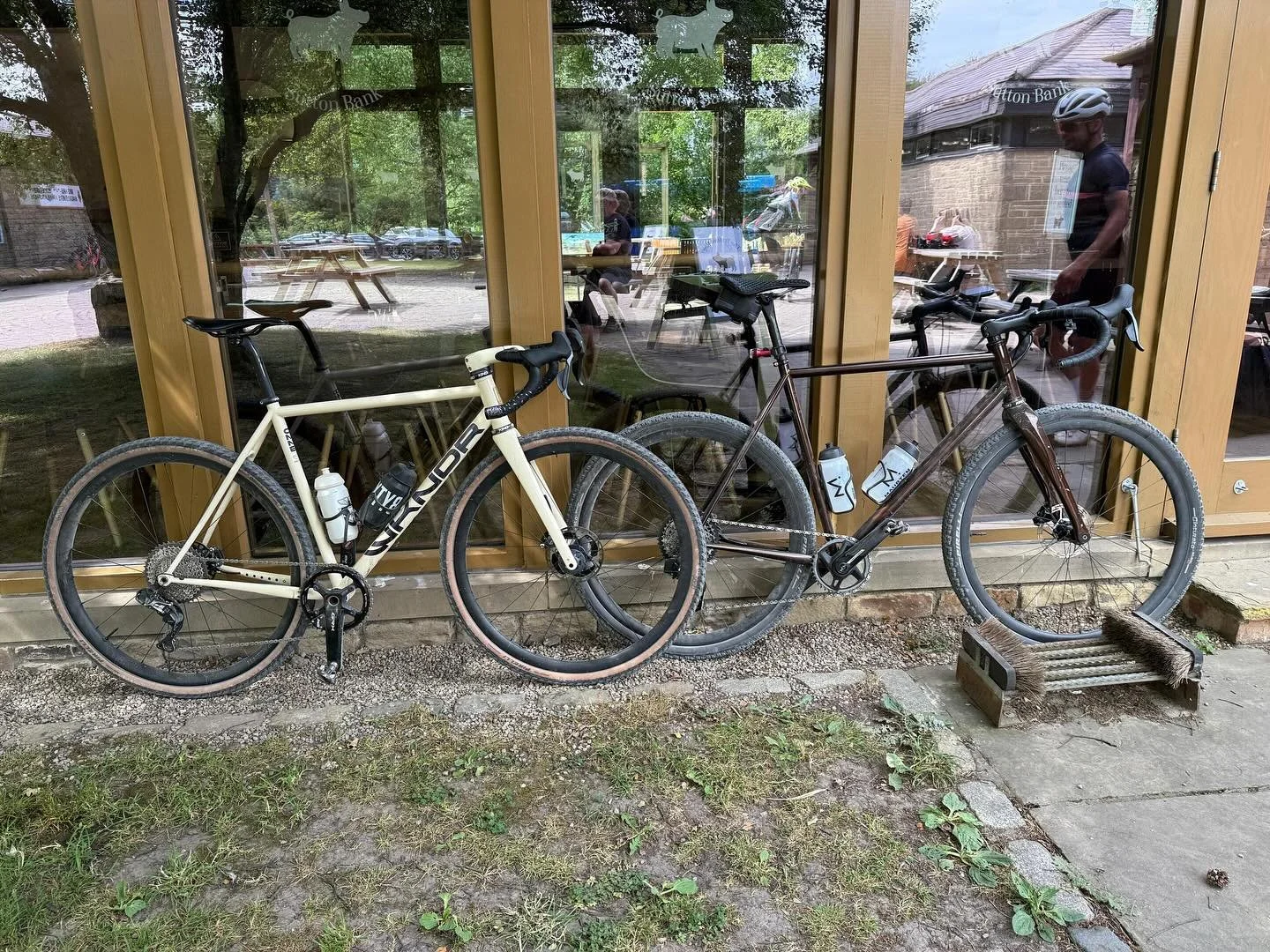 One #OMNE and one #HSG soaking up sun and gravel in the North Yorkshire Moors this past weekend.

Believe me when I say this, North Yorkshire is the real deal when it comes to solid gravel riding.