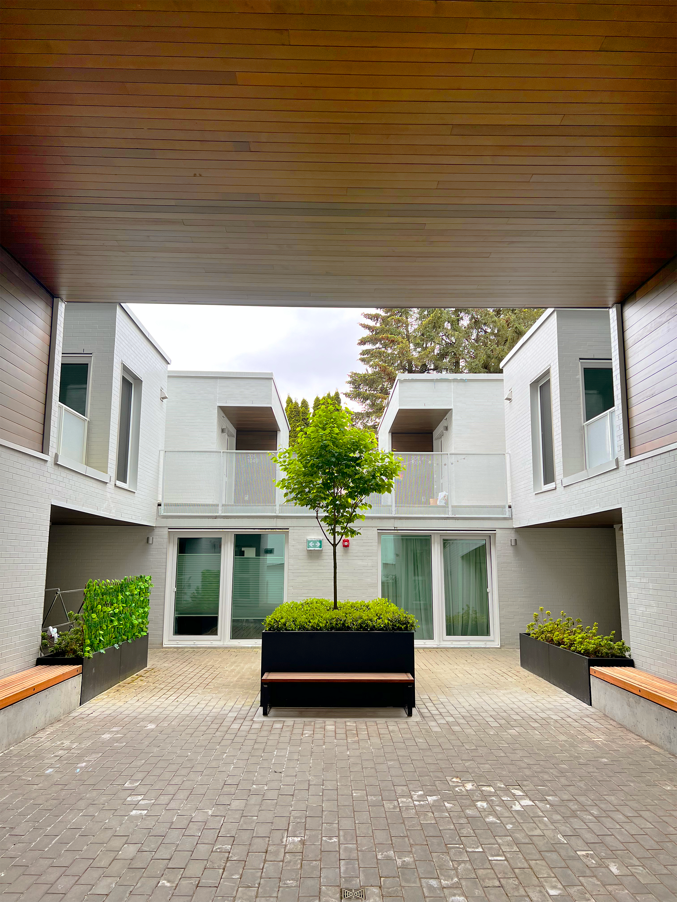 WKE-mid courtyard-sm.png