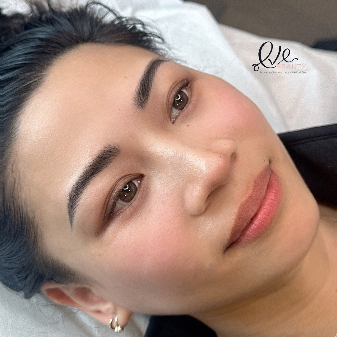 The power of a classic Nano Brow ♡
Nano Brow is popular for its ability to create realistic hair-like strokes, mimicking the natural growth pattern of eyebrows. It's a great option for those looking to achieve long-lasting, low-maintenance brows that