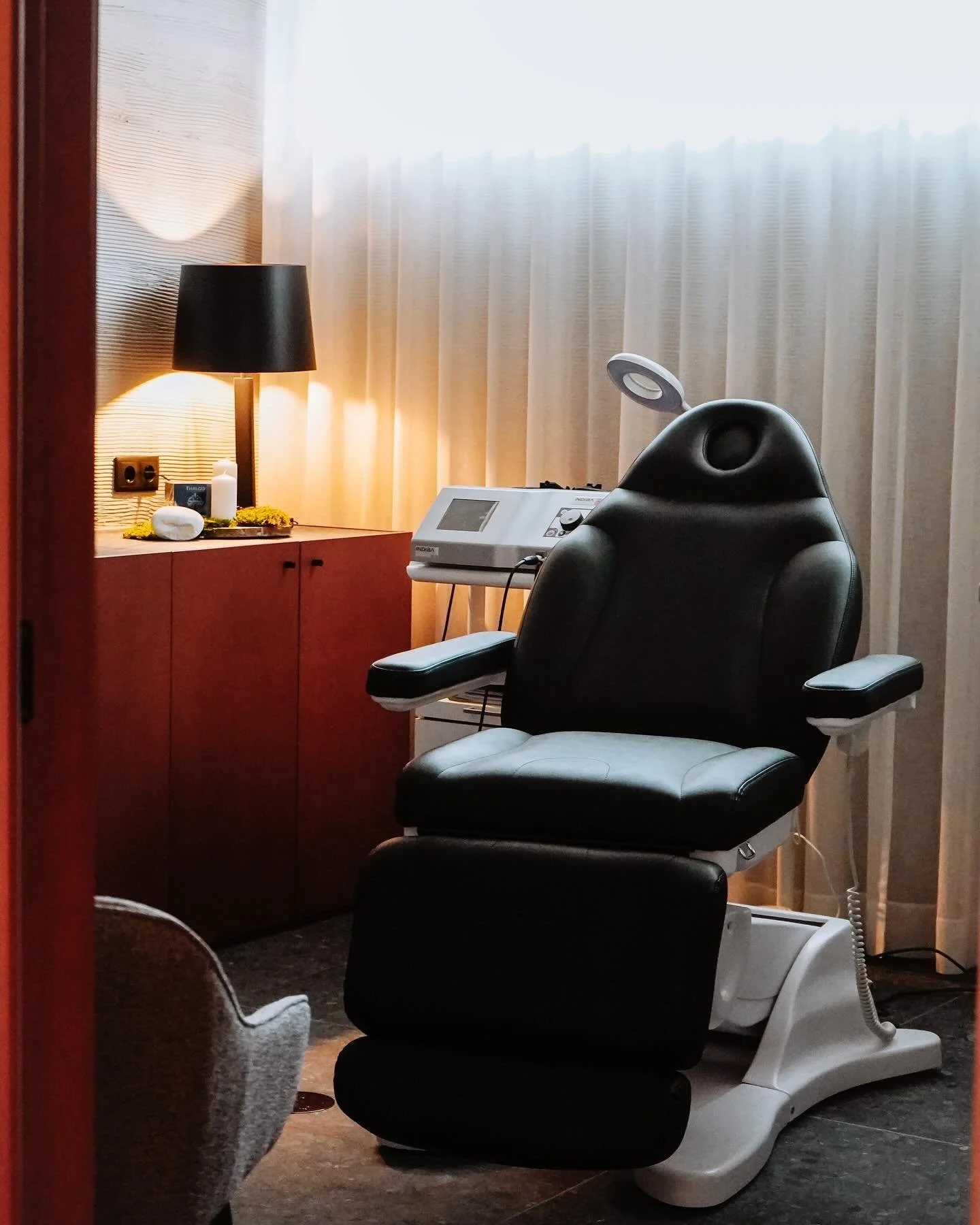 INDIBA ER 45: O SEGREDO PARA UMA BELEZA QUE SE SENTE, E NÃO APENAS QUE SE VÊ