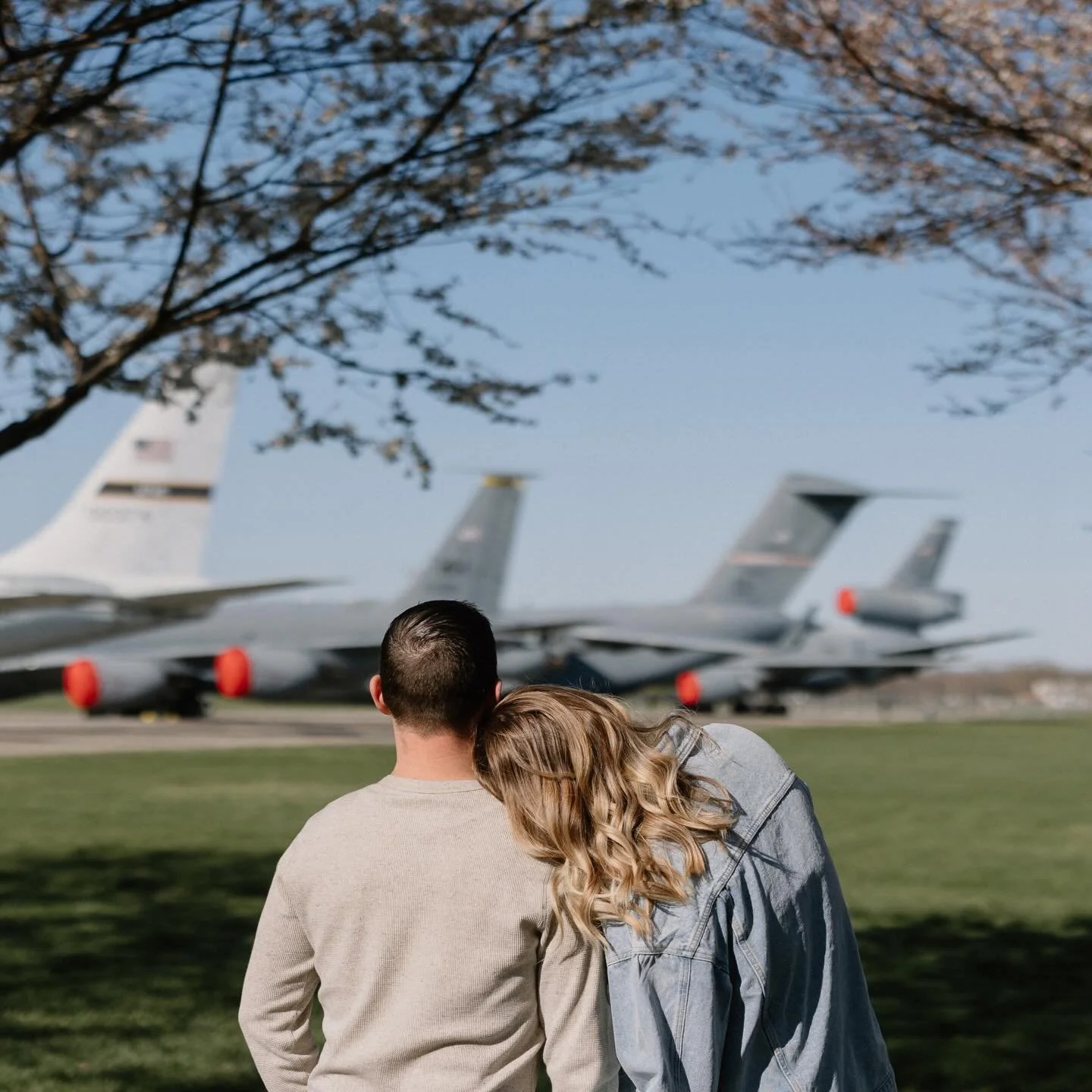 This was such a fun one with Cara + Ian! My first time ever photographing a couple with planes, and certainly hope it&rsquo;s not the last! ✈️

#ohiophotographer #midwestphotographer #weddingphotographer #engagement #elopementphotography