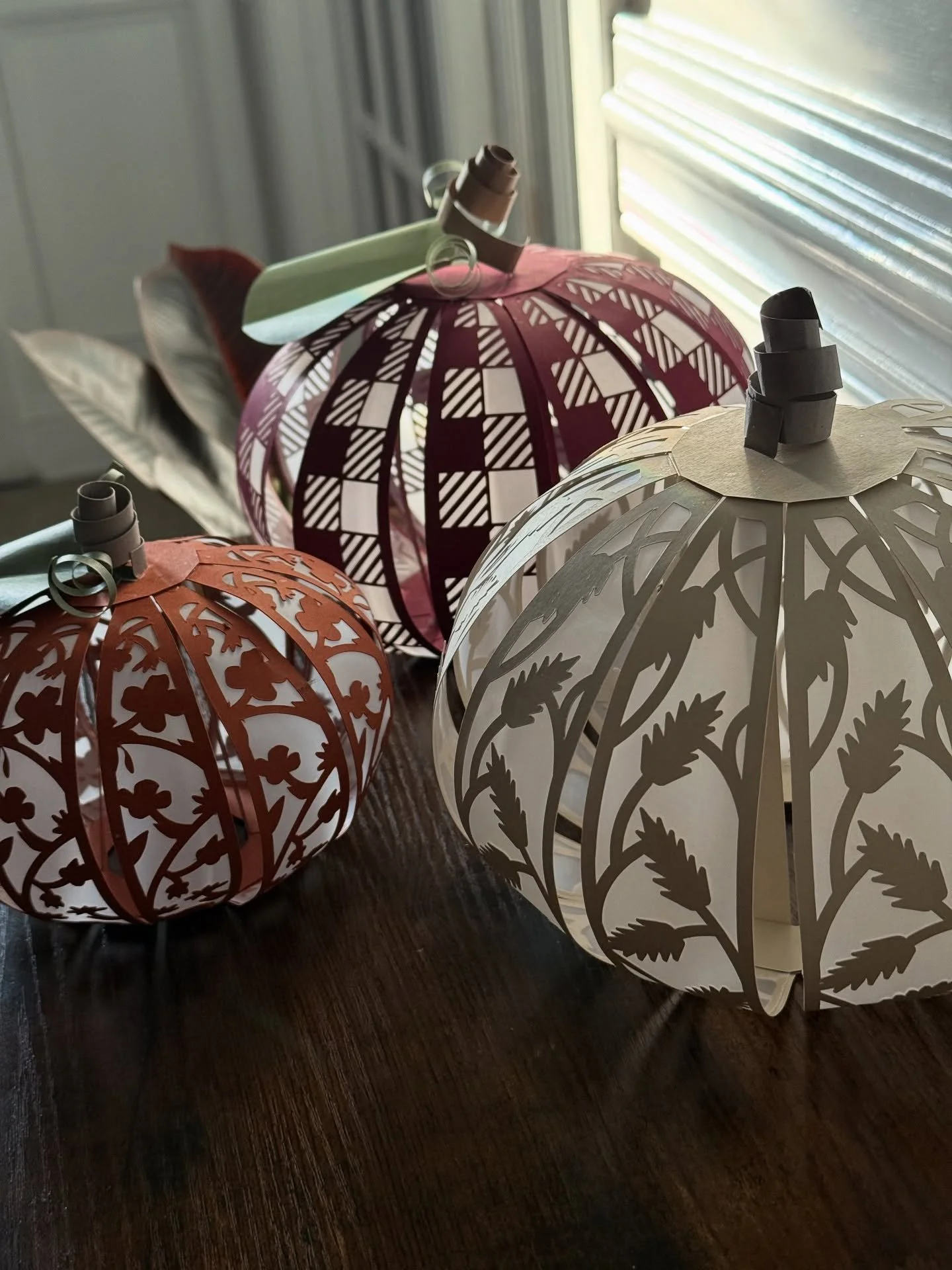 I&rsquo;m currently obsessed with how the light moves through these pumpkins. 😍

cutting them out was definitely a hassle, but it&rsquo;s so worth it when it comes together. I can&rsquo;t believe it only takes 30 minutes to craft it.