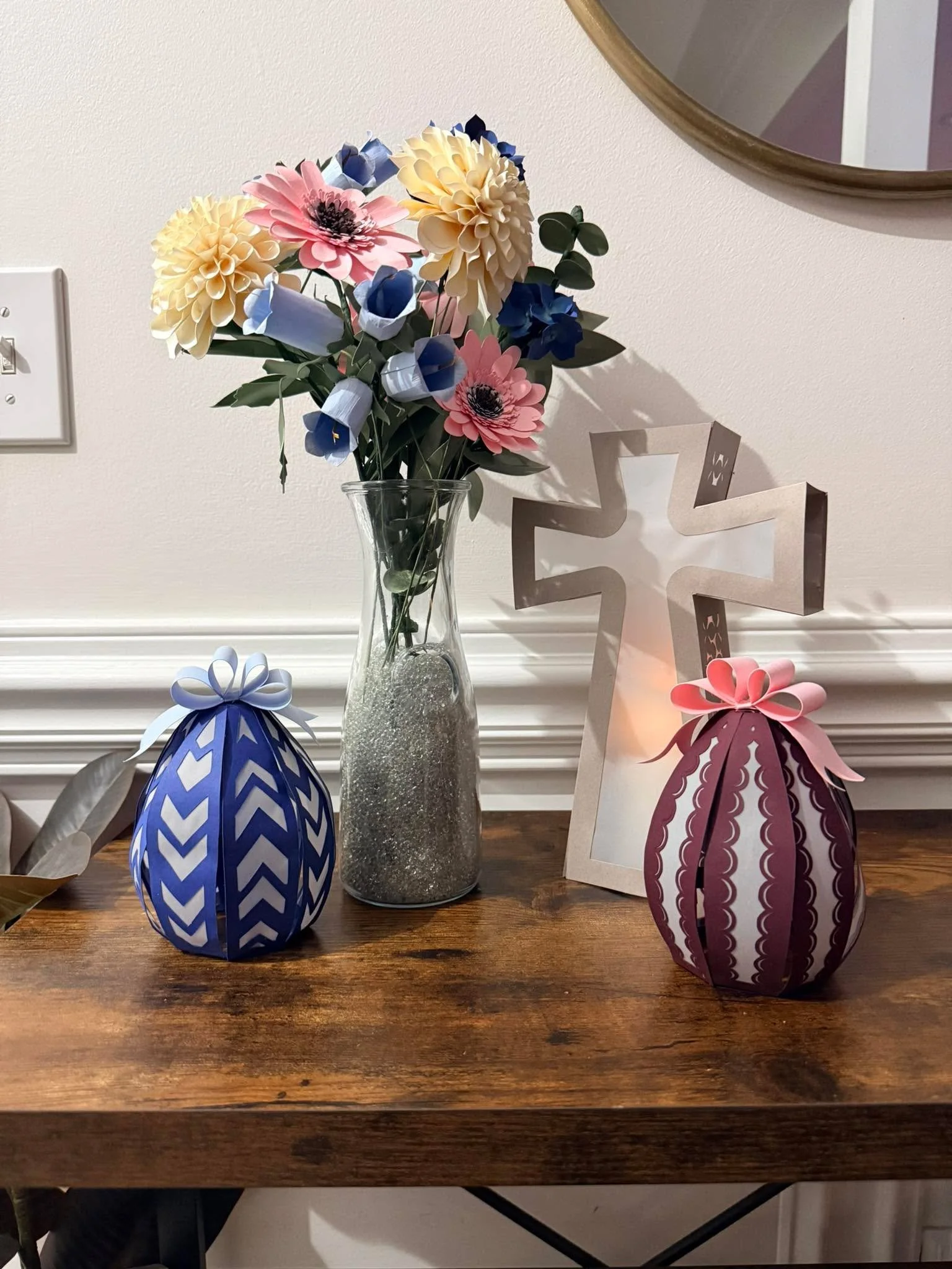 Which Easter egg paper craft do you like better? 

Zig zag or scalloped edges?