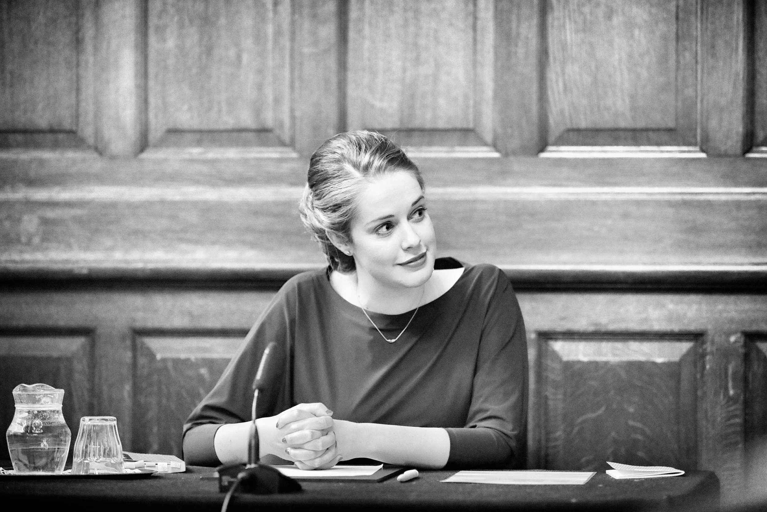 _SM_1589_highkey_vignet_BW.jpg